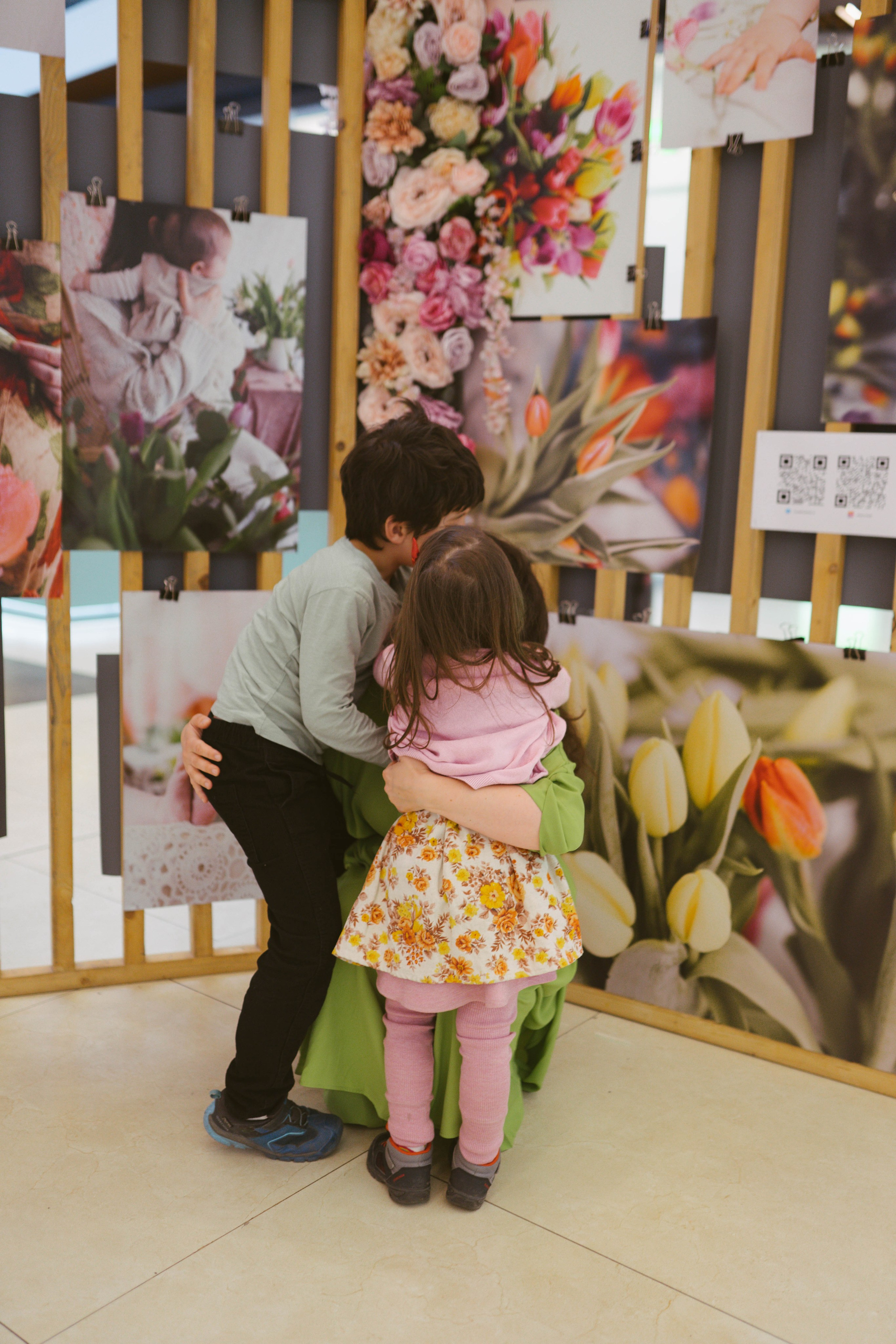 Expozitie Fotografie AFI BRASOVA fi Primăvară: Manifest Vizual despre Viață | Mădălina Beda. Madalina Beda- Artist vizual, fotograf, doula la nastere, consultant babywearing Brasov si in toata tara