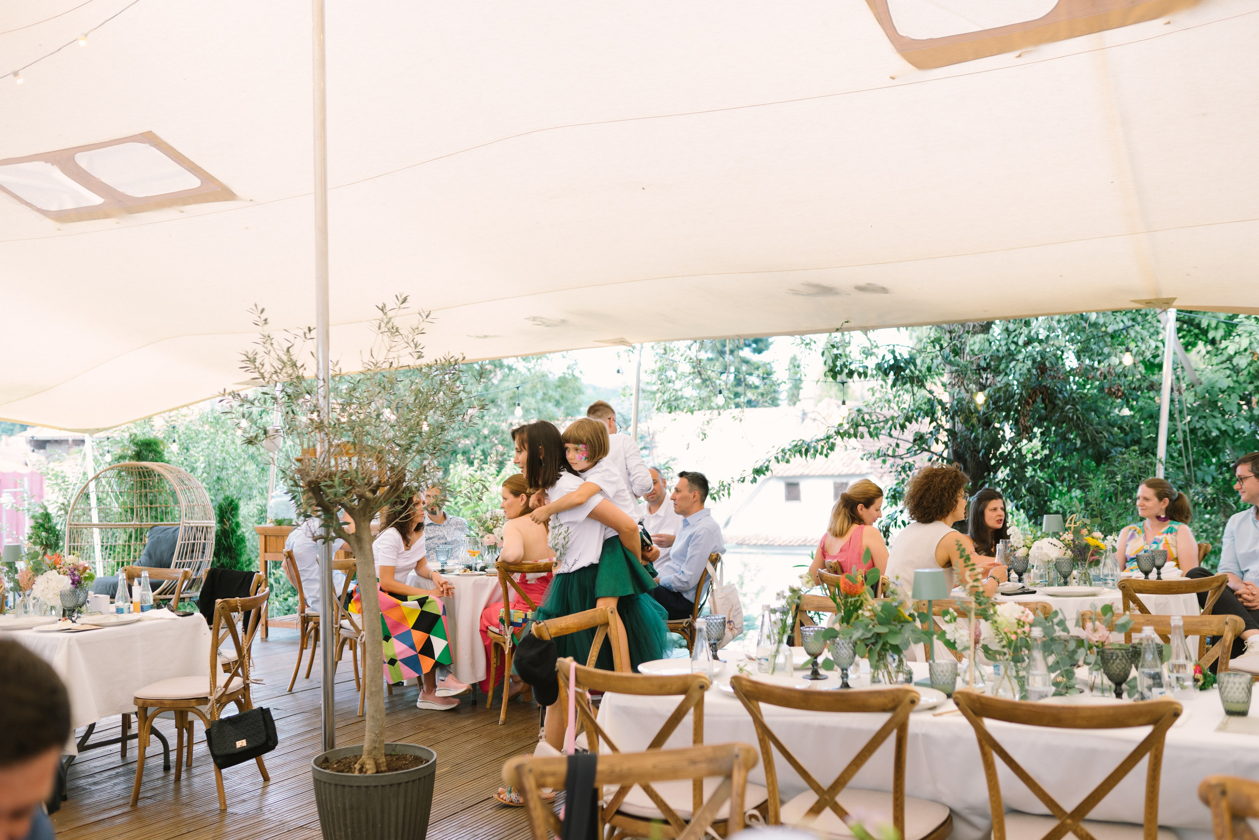 Fotografie de Eveniment Brașov: Povești Vizuale | Mădălina Beda. Madalina Beda- Artist vizual, fotograf, doula la nastere, consultant babywearing Brasov si in toata tara