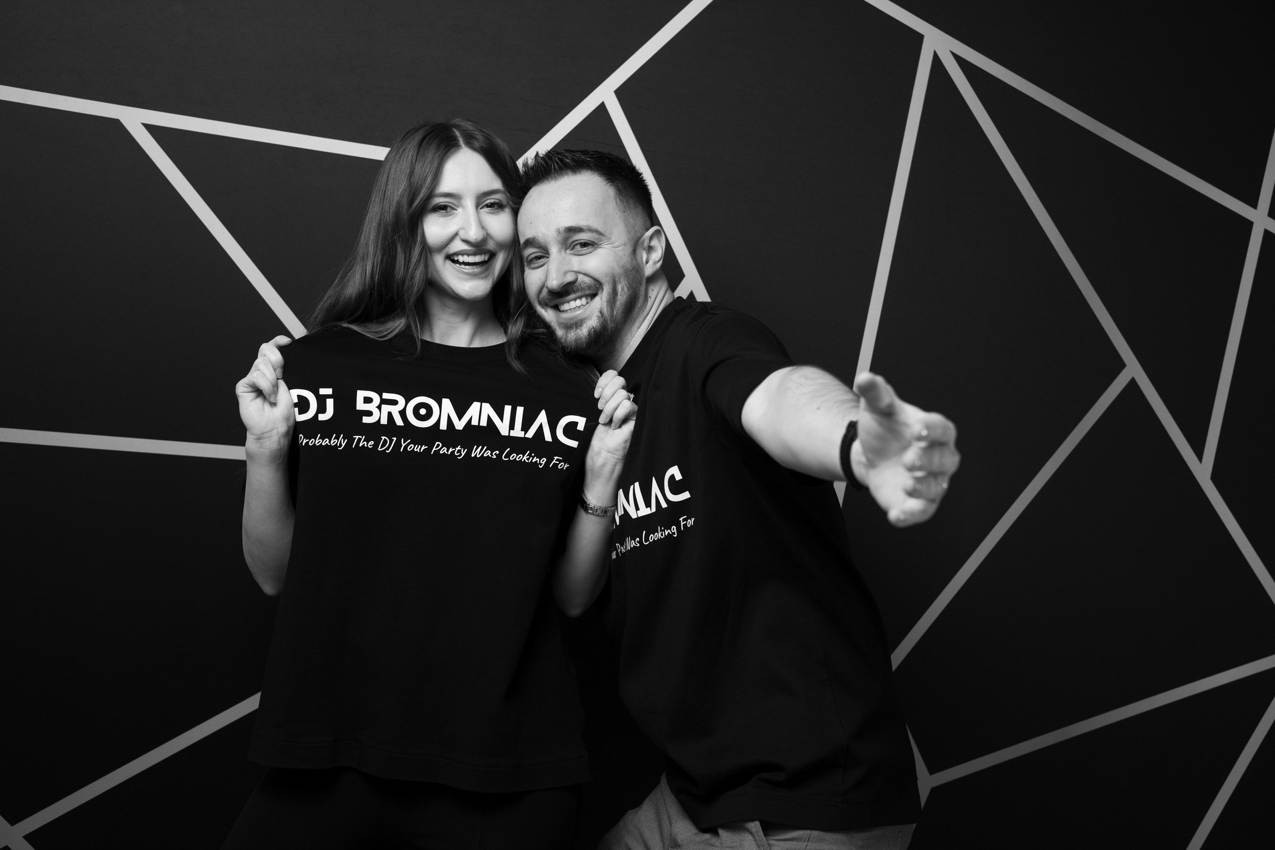 Portrete. STUDIO PORTRET — Portrete realizate cu lumină, timp și atenție. Un studio mobil dedicat fotografiei de portret