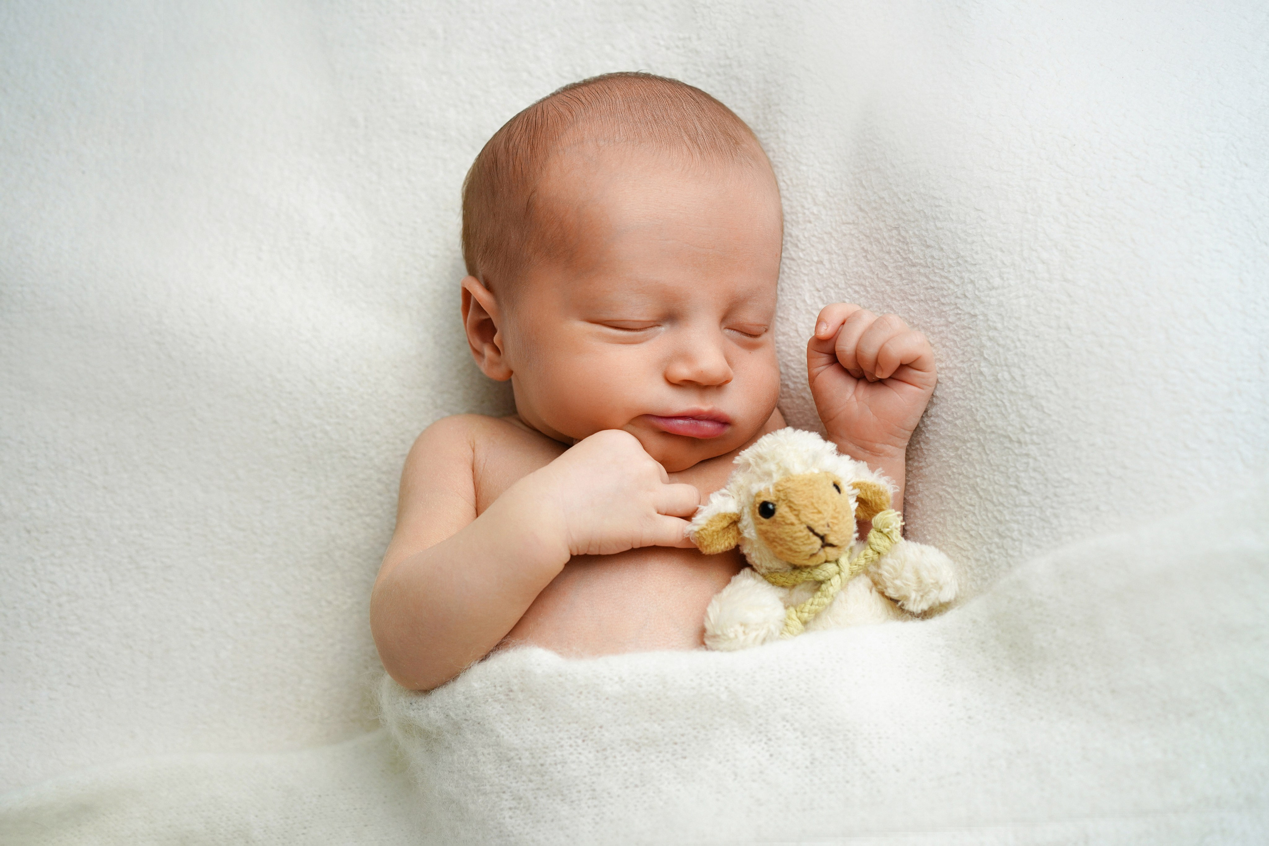 Newborn „HOME“. Neugeborenenfotografin und Retoucher in Augsburg Nastassia Schneider