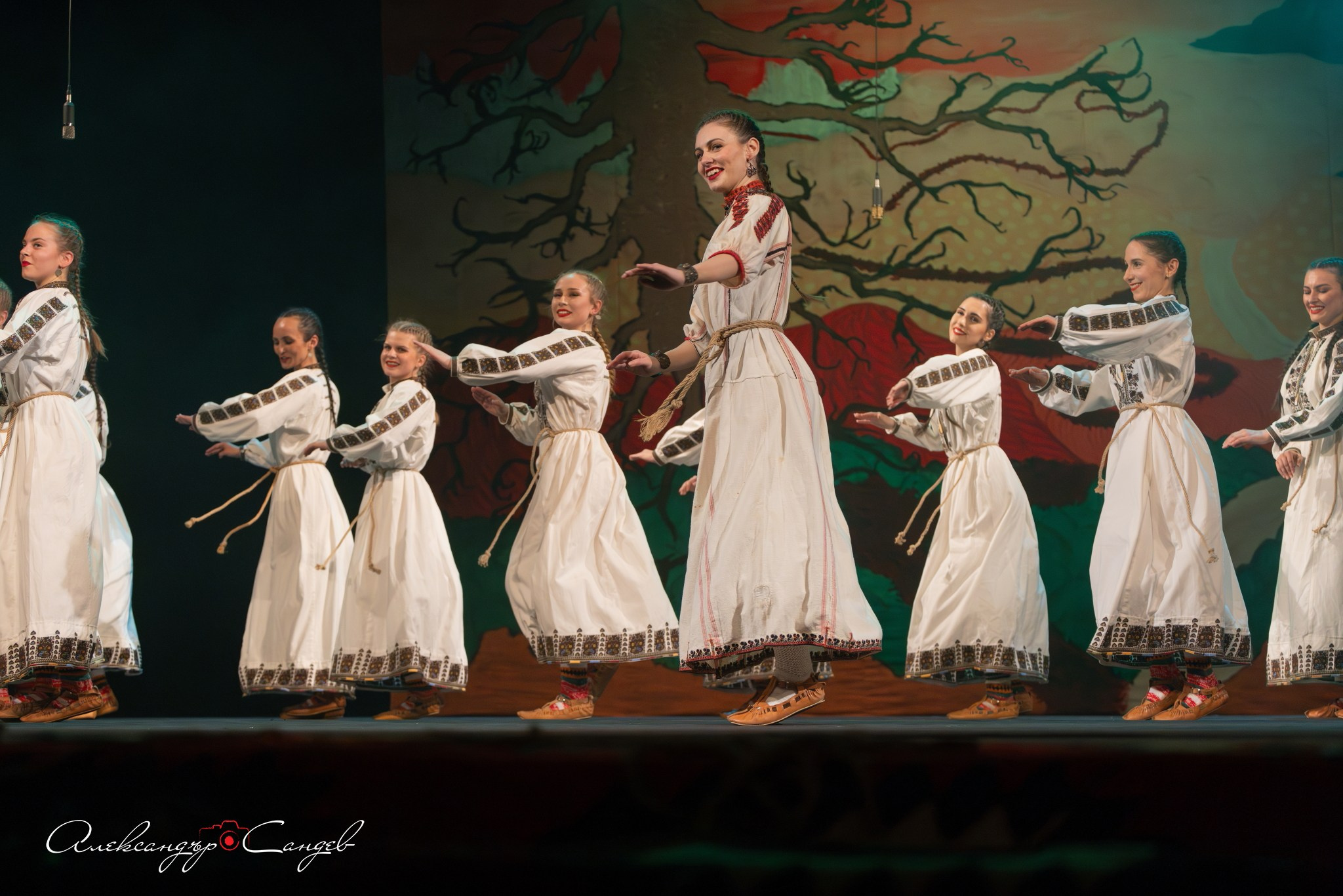 „Змейова сватба“, спектакъл на представителен ансамбъл „Шевица“ - 28.03.2026 -. Александър Сандев - website