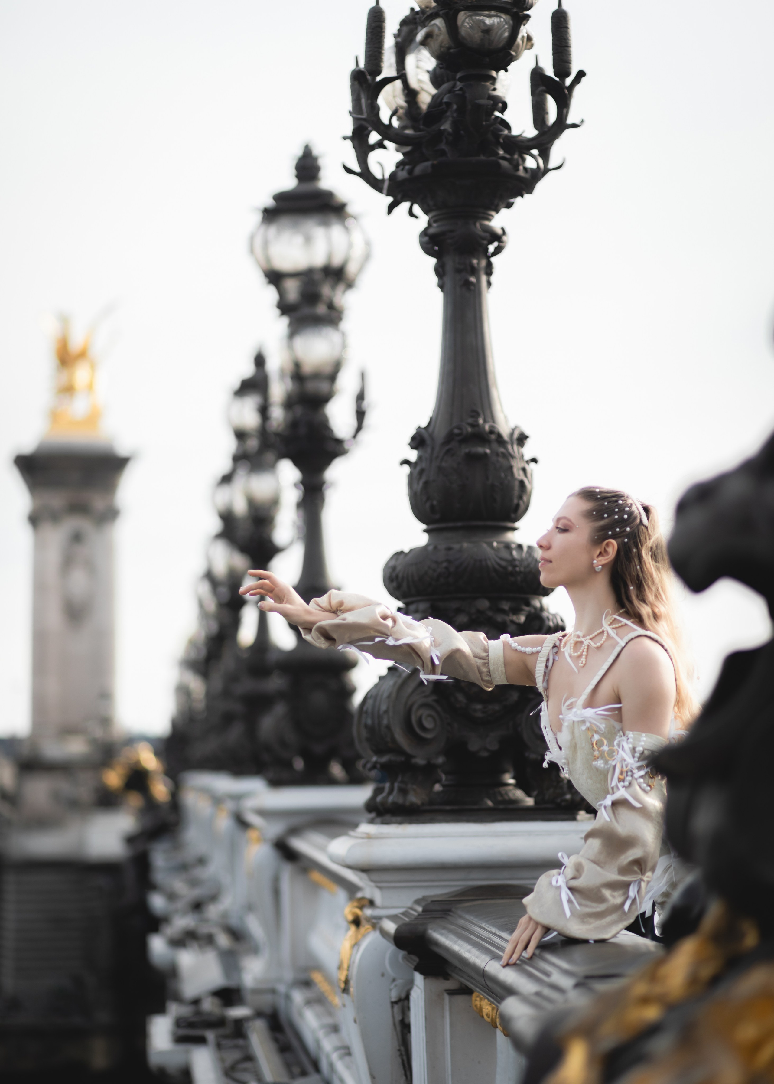 Ballerina in Paris. Professional wedding photographer in Copenhagen, Denmark — Julia Byron
