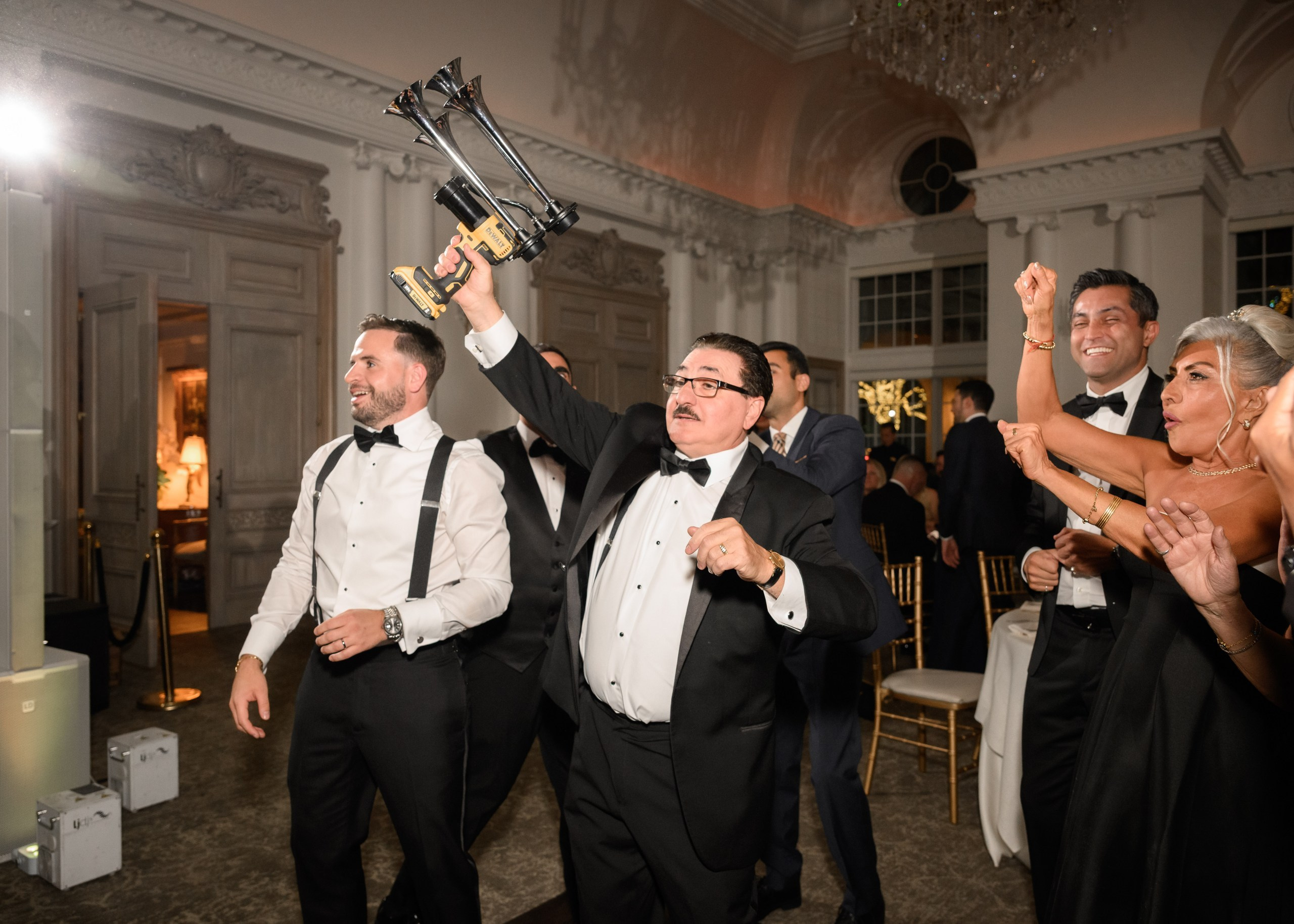 Arianeh & Michael, Park Chateau. Wedding Photo & Video