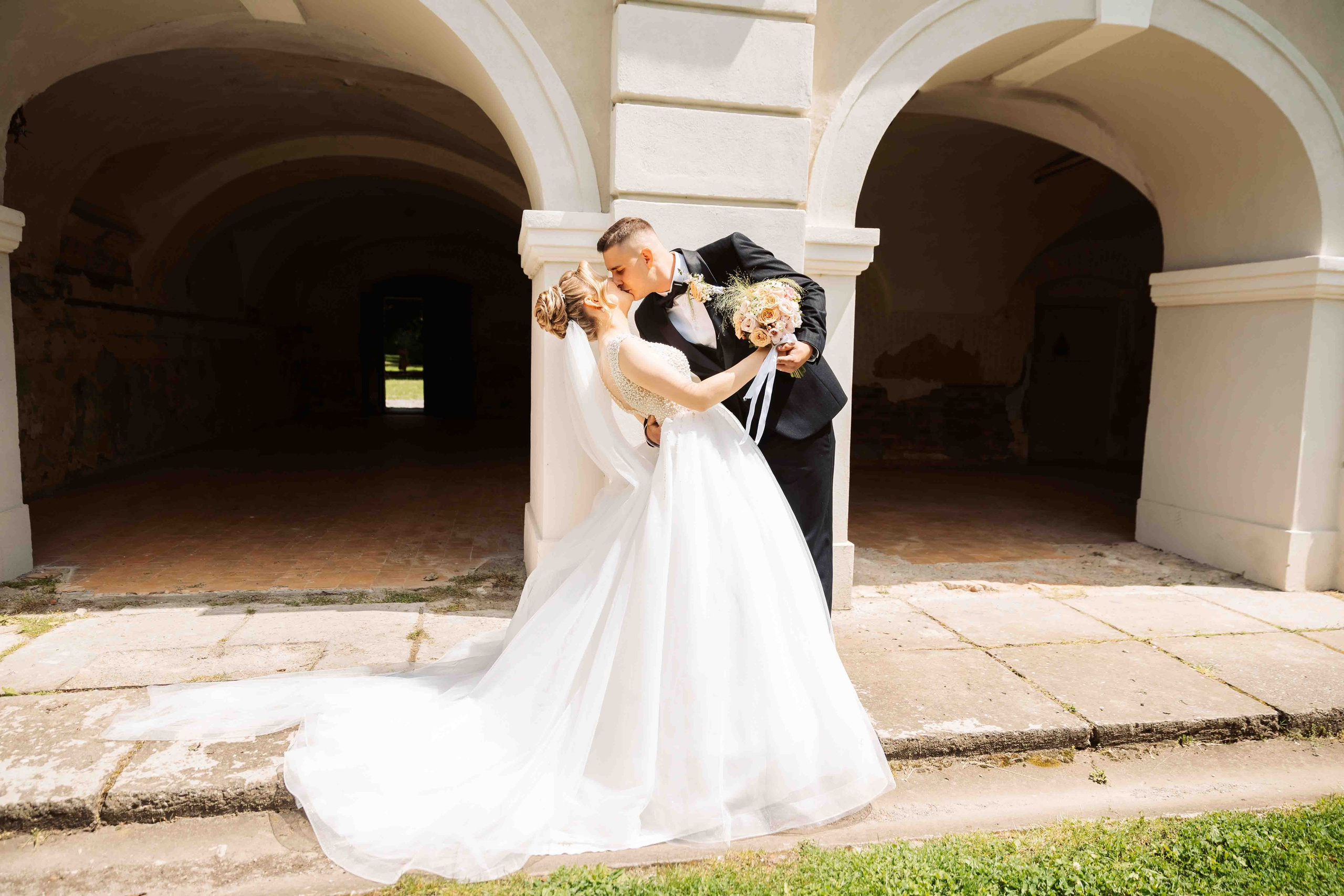 Simona & Florin. Contrast Studio