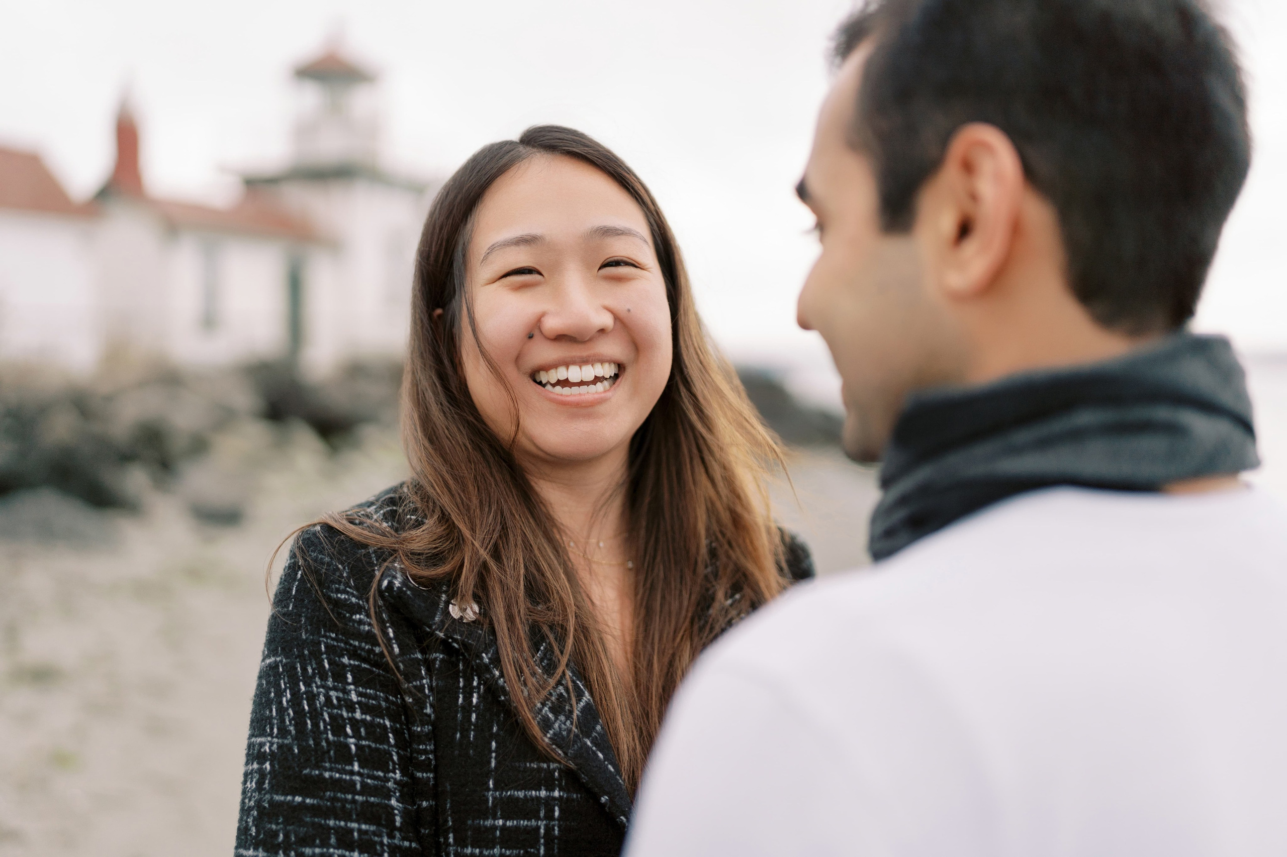 Proposal. December 2024. Alki Point Lighthouse, Washington state. EVAN ARISTOV WEDDING PHOTOGRAPHY — Seattle Wedding Photographer