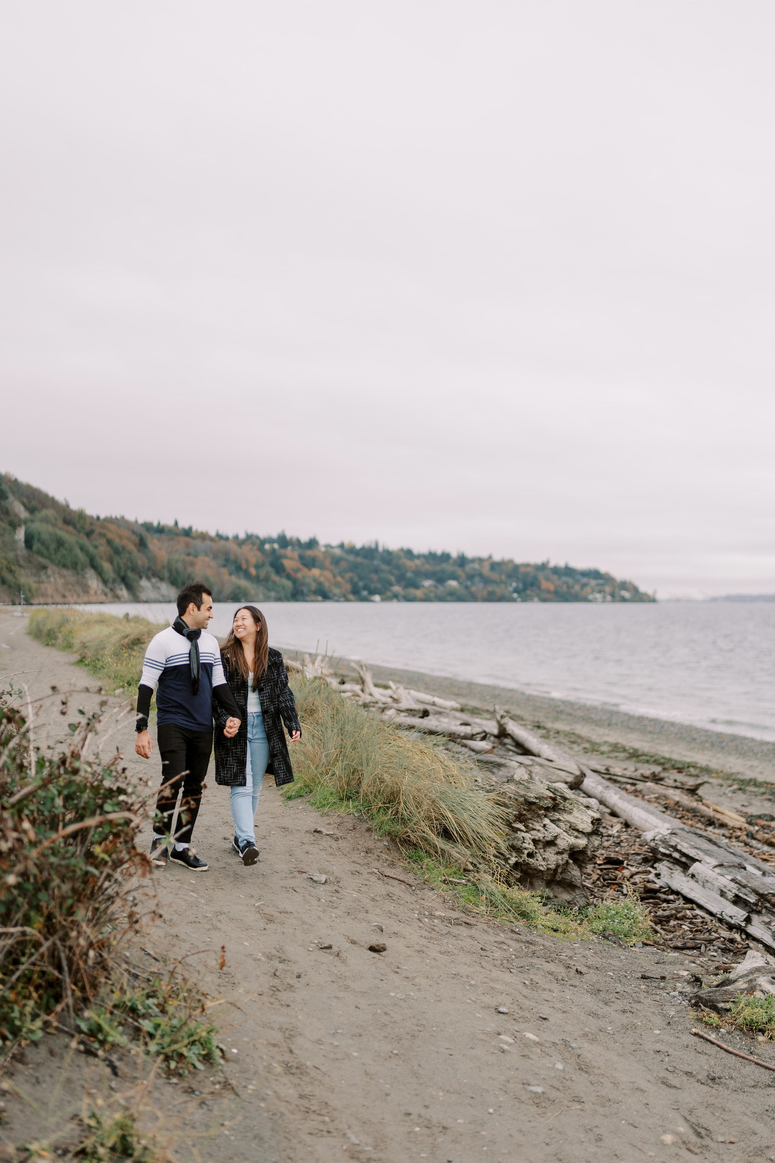 Proposal. December 2024. Alki Point Lighthouse, Washington state. EVAN ARISTOV WEDDING PHOTOGRAPHY — Seattle Wedding Photographer