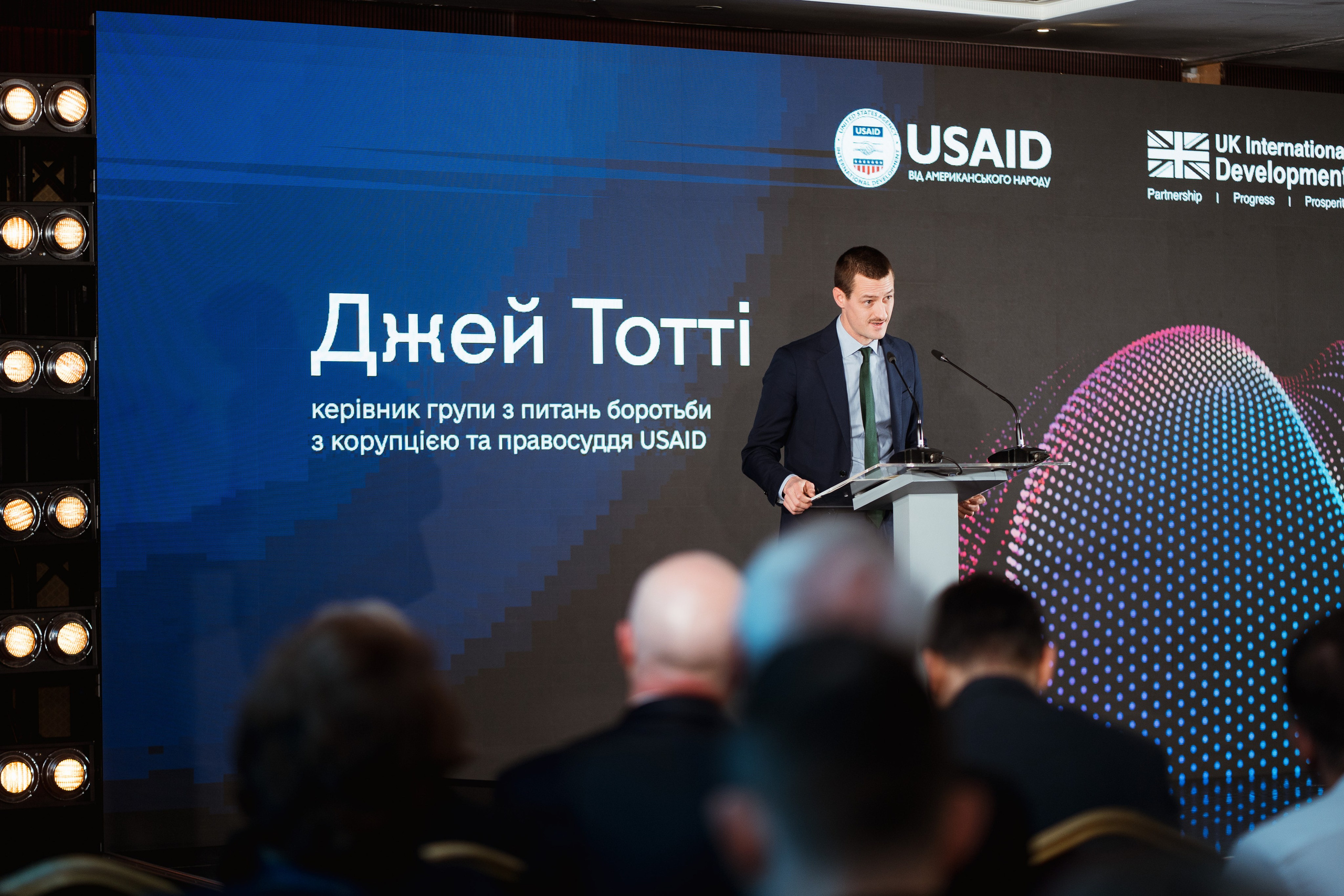 DTA presentation. Kostiantyn Holinchenko. Reportage and portrait photographer
