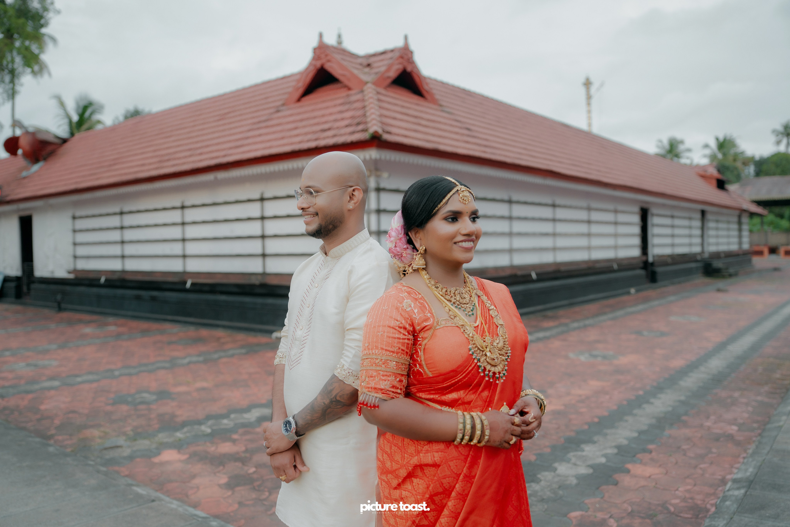 Traditional Kerala Hindu Wedding Ft. Anusree & Vishnu. Fine art Wedding Photographers in India & Canada