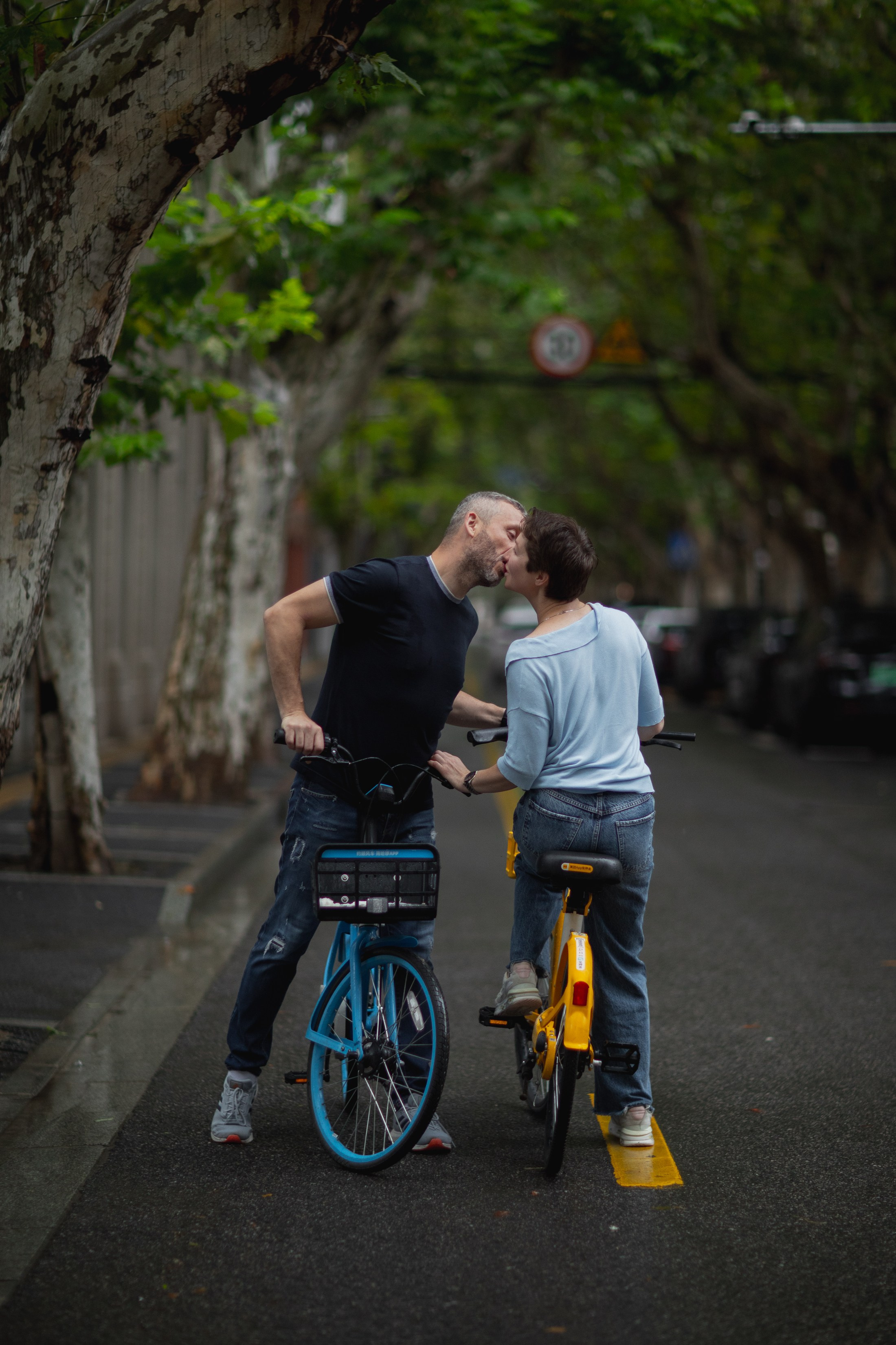 Под дождем во Французском квартале Шанхая. Фотограф в Шанхае — Лола Пидлуская