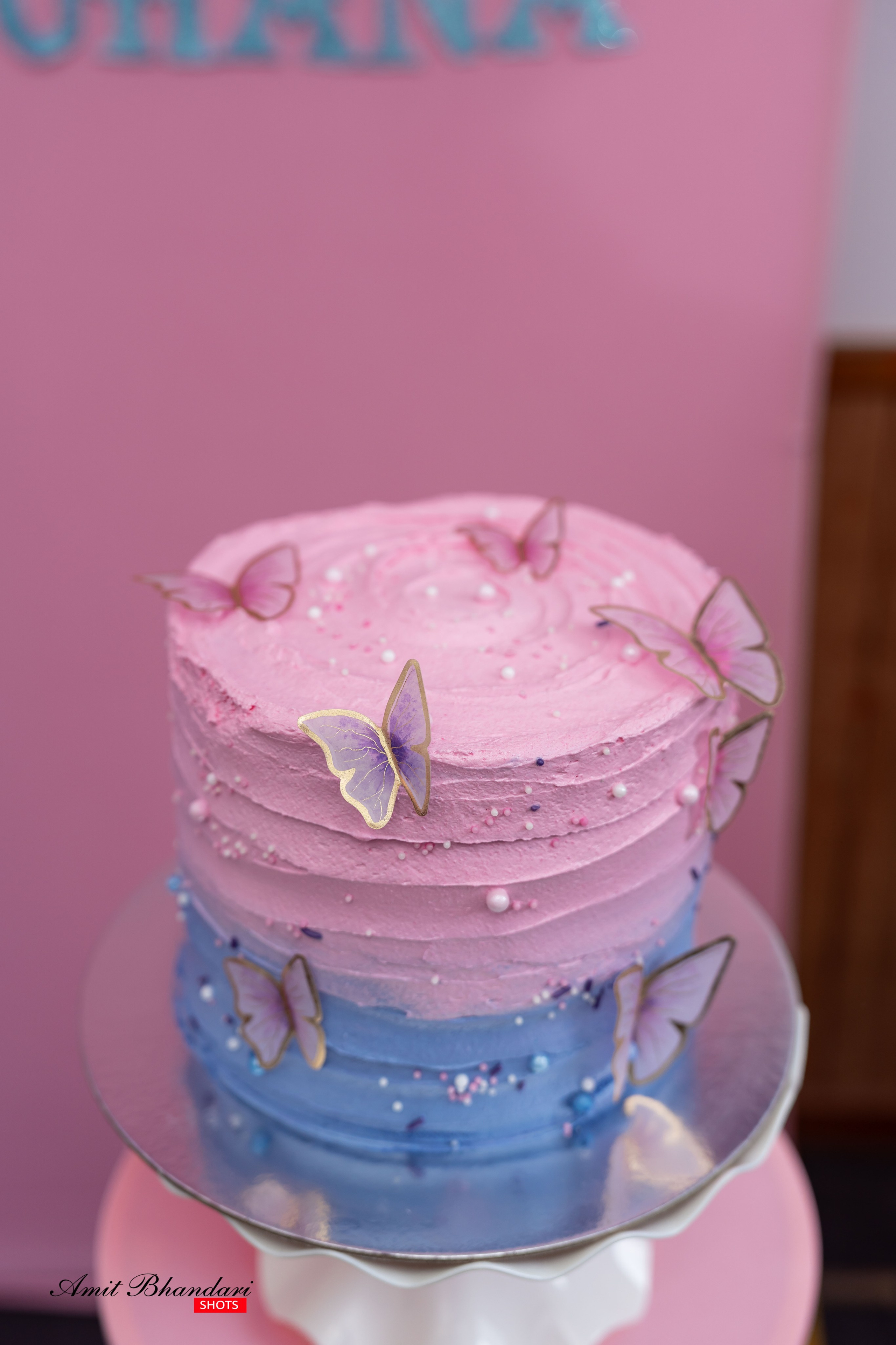 Yuhana’s Cake Smash Session. Freelance Photographer in Newcastle & Central Coast