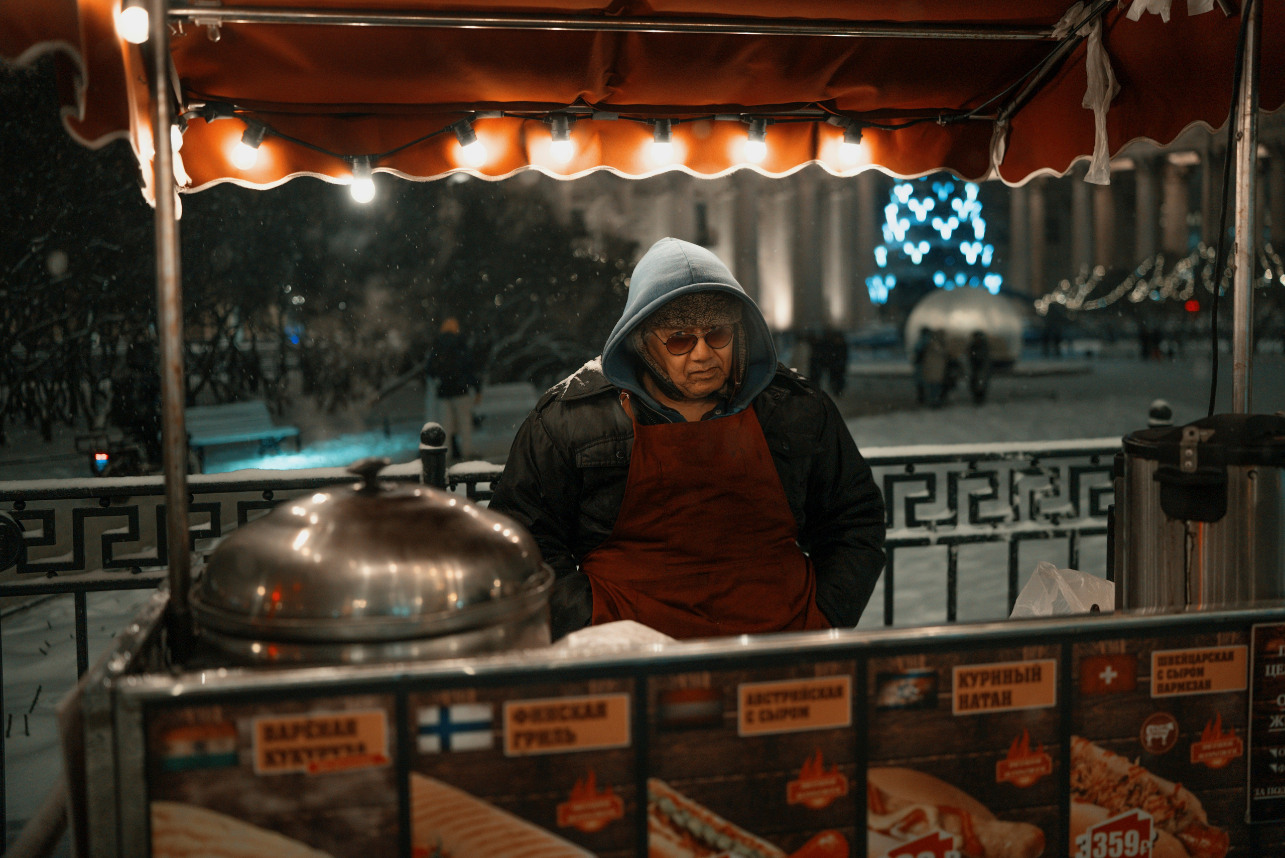 2025. Стрит-фотография, полная абсурда, идиотизма и красоты