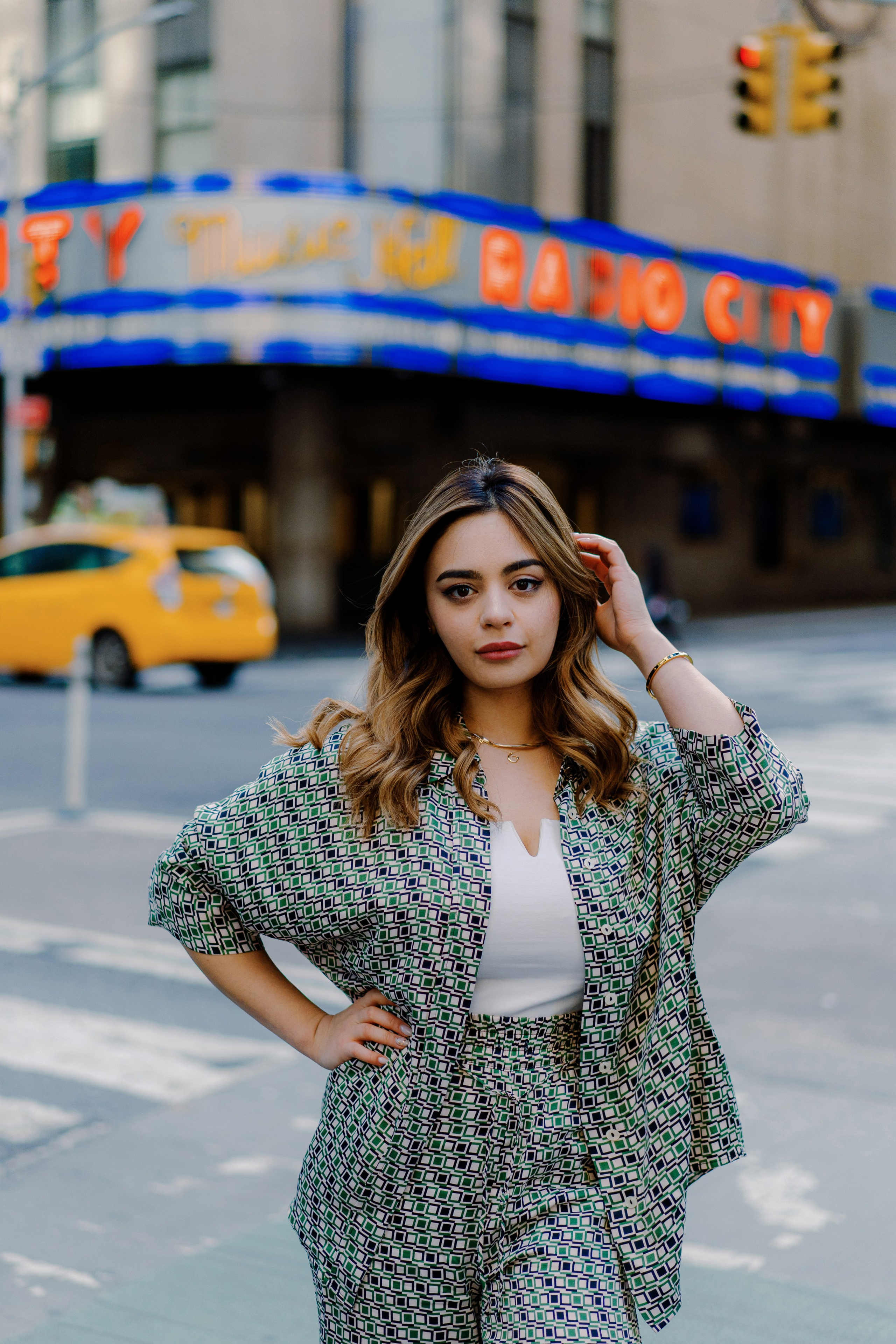 5th Avenue & Bryant Park Photography Sessions | NYC Portrait Location Guide. Videographer and photographer in New York // MAKAROV.VIDEO