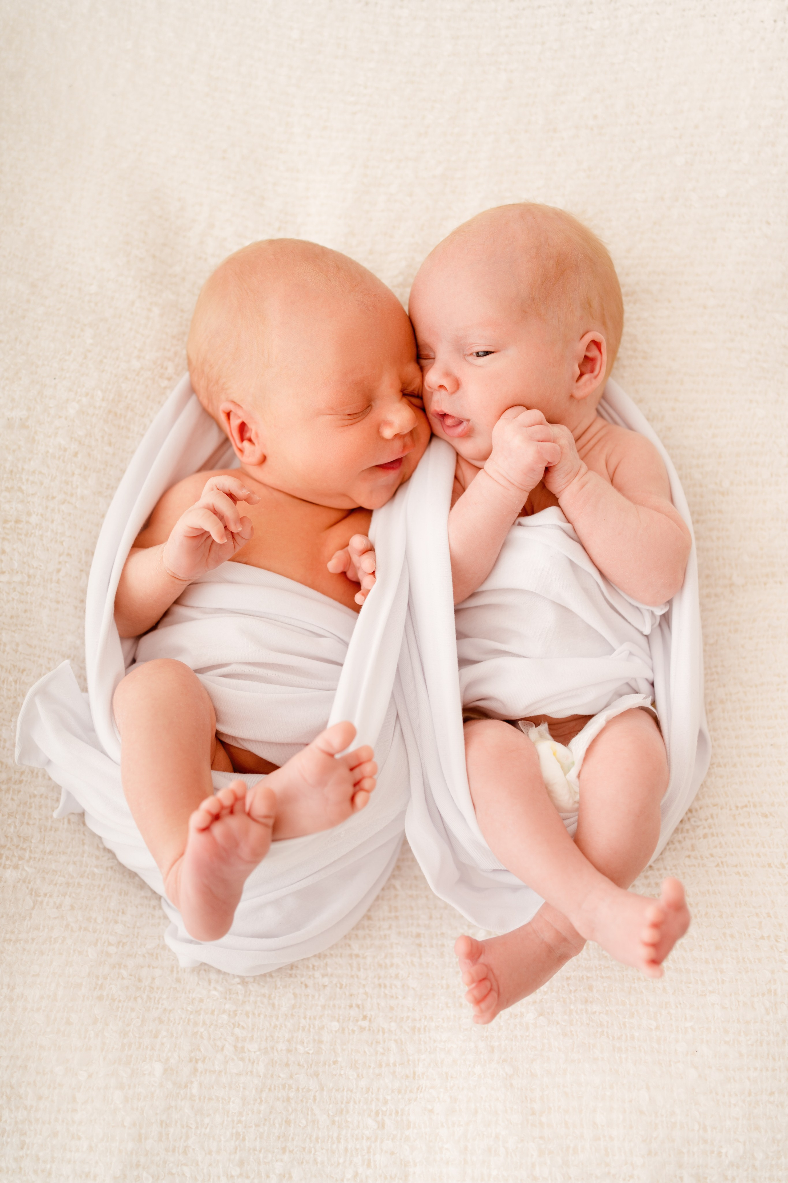 Sesja noworodkowa. Fotograf Łódź - sesja ciążowa, noworodkowa, dziecięca. Studio w Łodzi