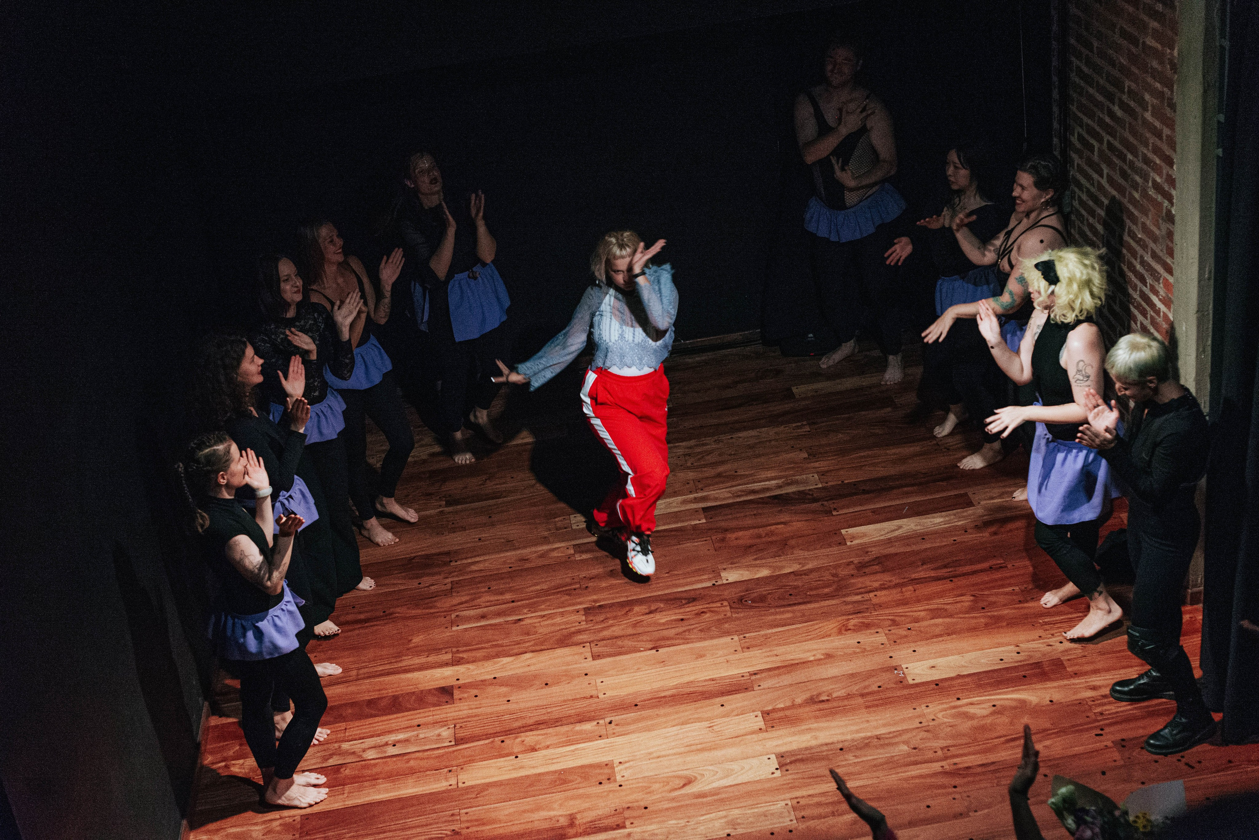 Анонс. Полковник и птицы. Фотограф @elmirkami в городе Буэнос-Айрес