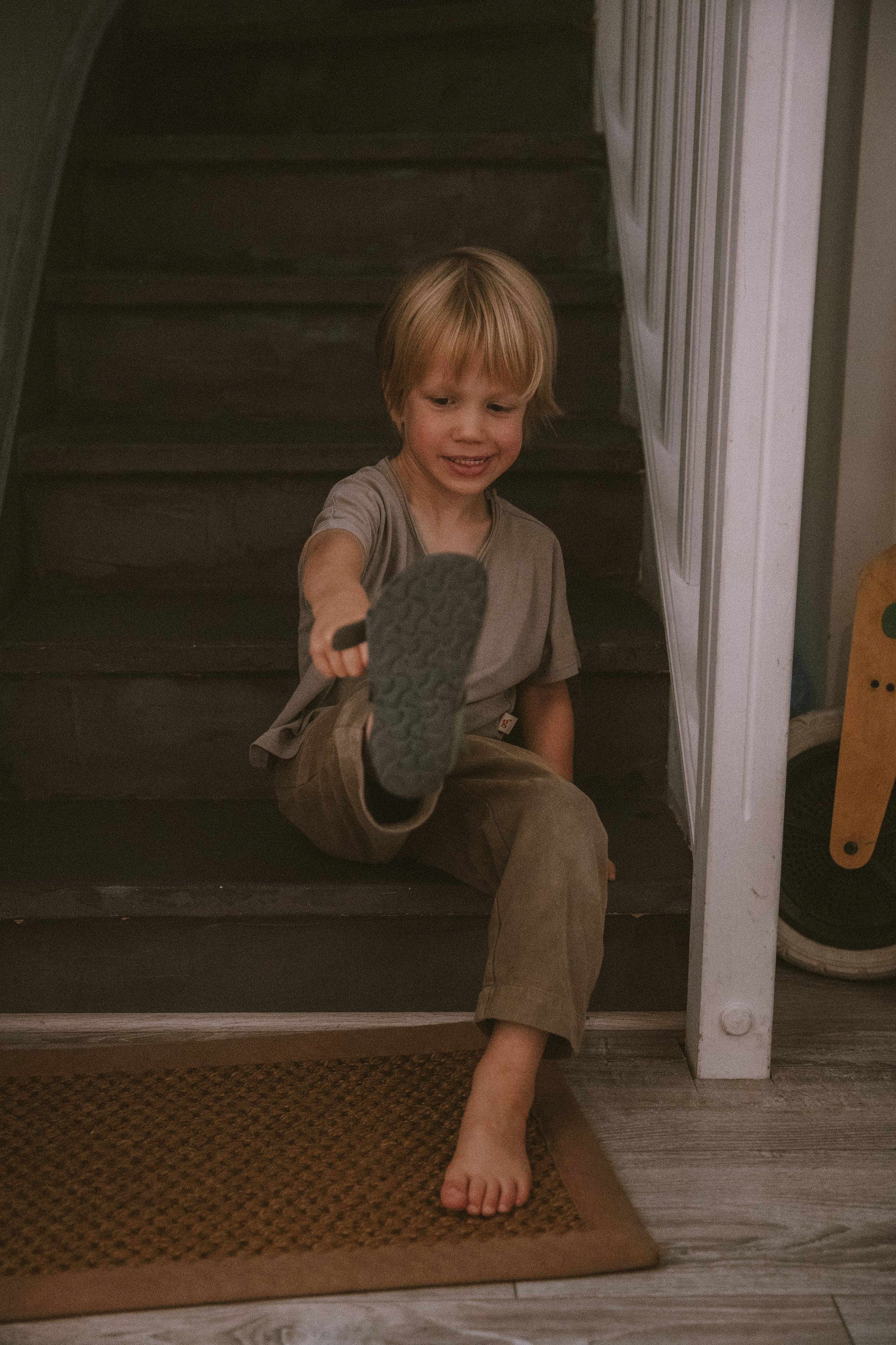 Family At Home Photoshoot in Paris | Natural Lifestyle Photography. Paris Wedding Photographer