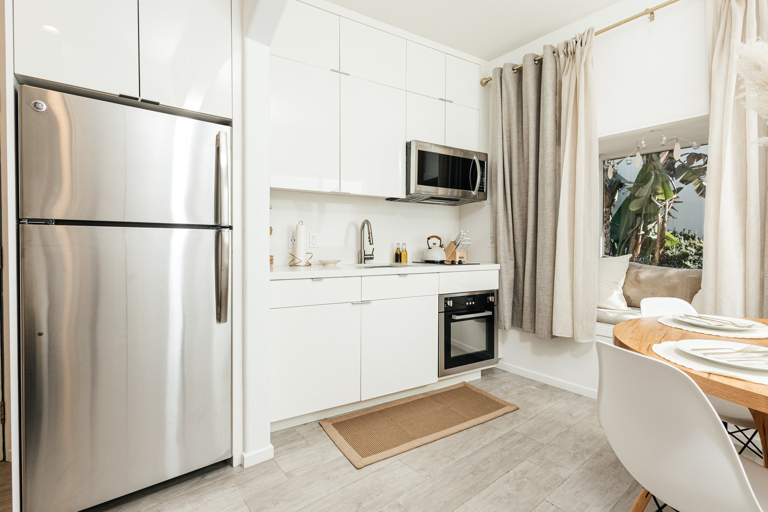 Session Apartments. Photographer Andrei White