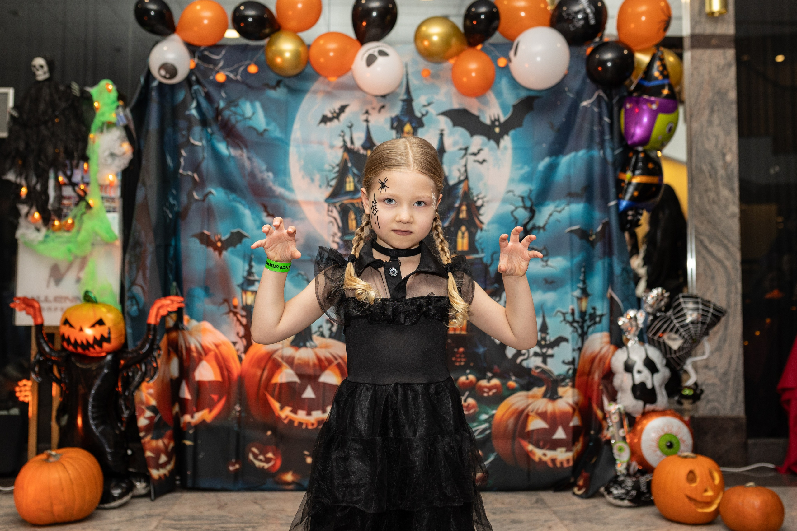 Leo dance studio Helloween 2025. Семейный и детский фотограф в Варшаве Мила Бобровская
