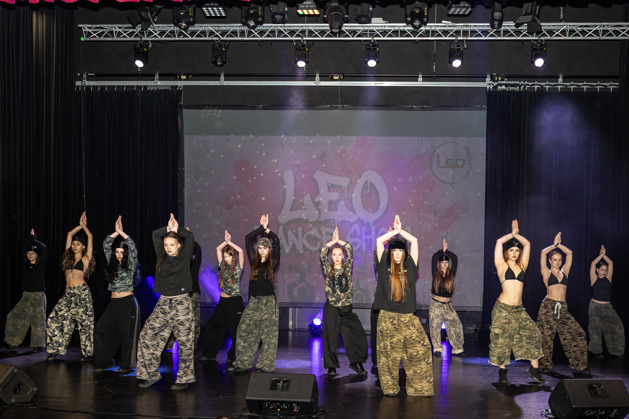 LEO DANCE SHOW WINTER 2025. Семейный и детский фотограф в Варшаве Мила Бобровская