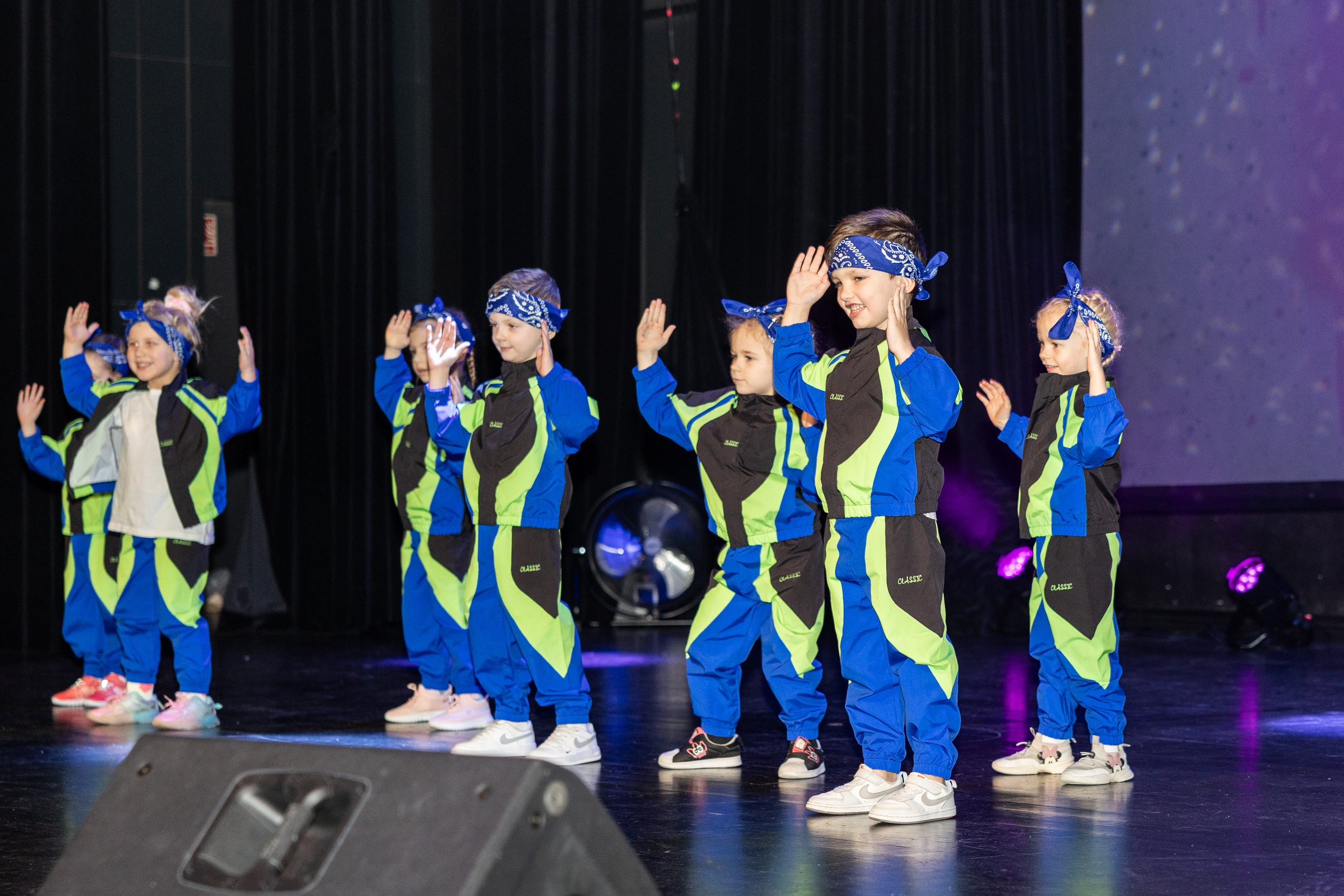 LEO DANCE SHOW WINTER 2025. Семейный и детский фотограф в Варшаве Мила Бобровская