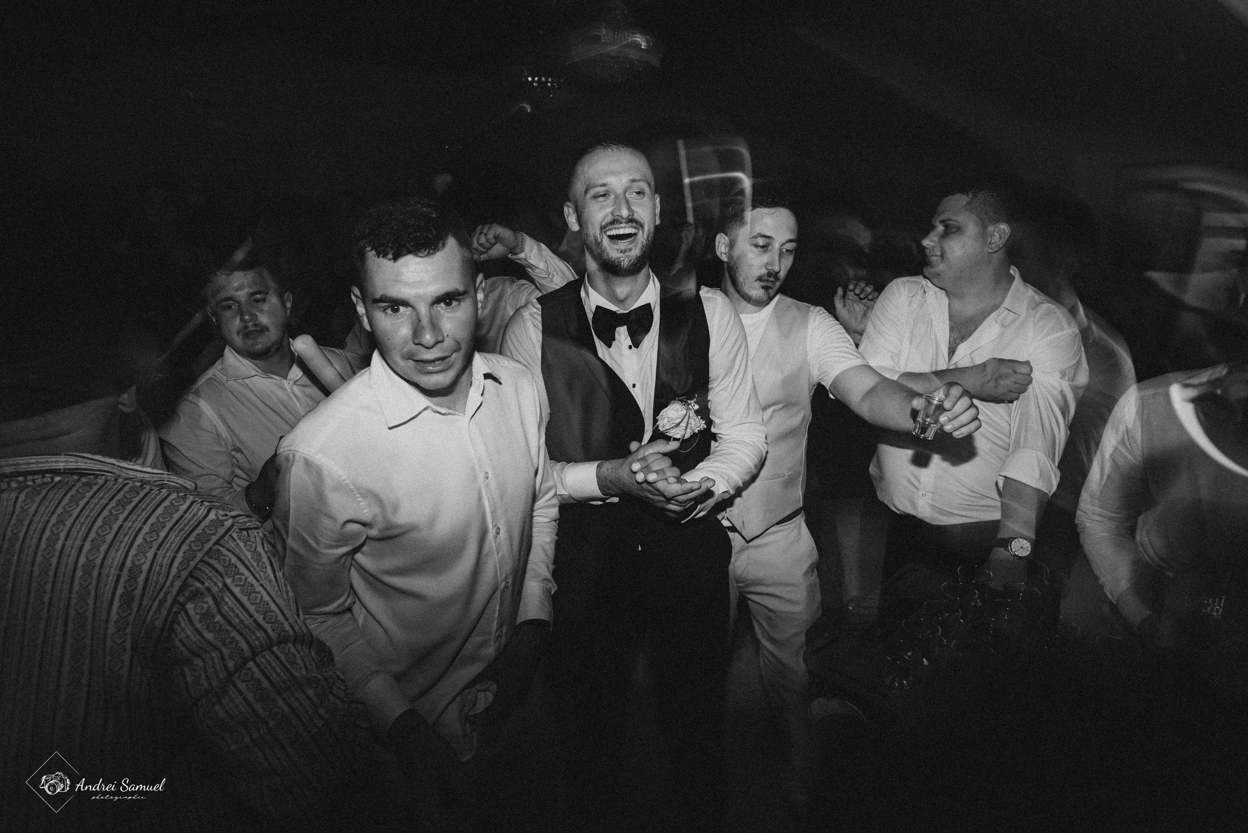 Oana & Romil. Andrei Samuel – Fotograf București | Evenimente, Studio, Imobiliare, Produs