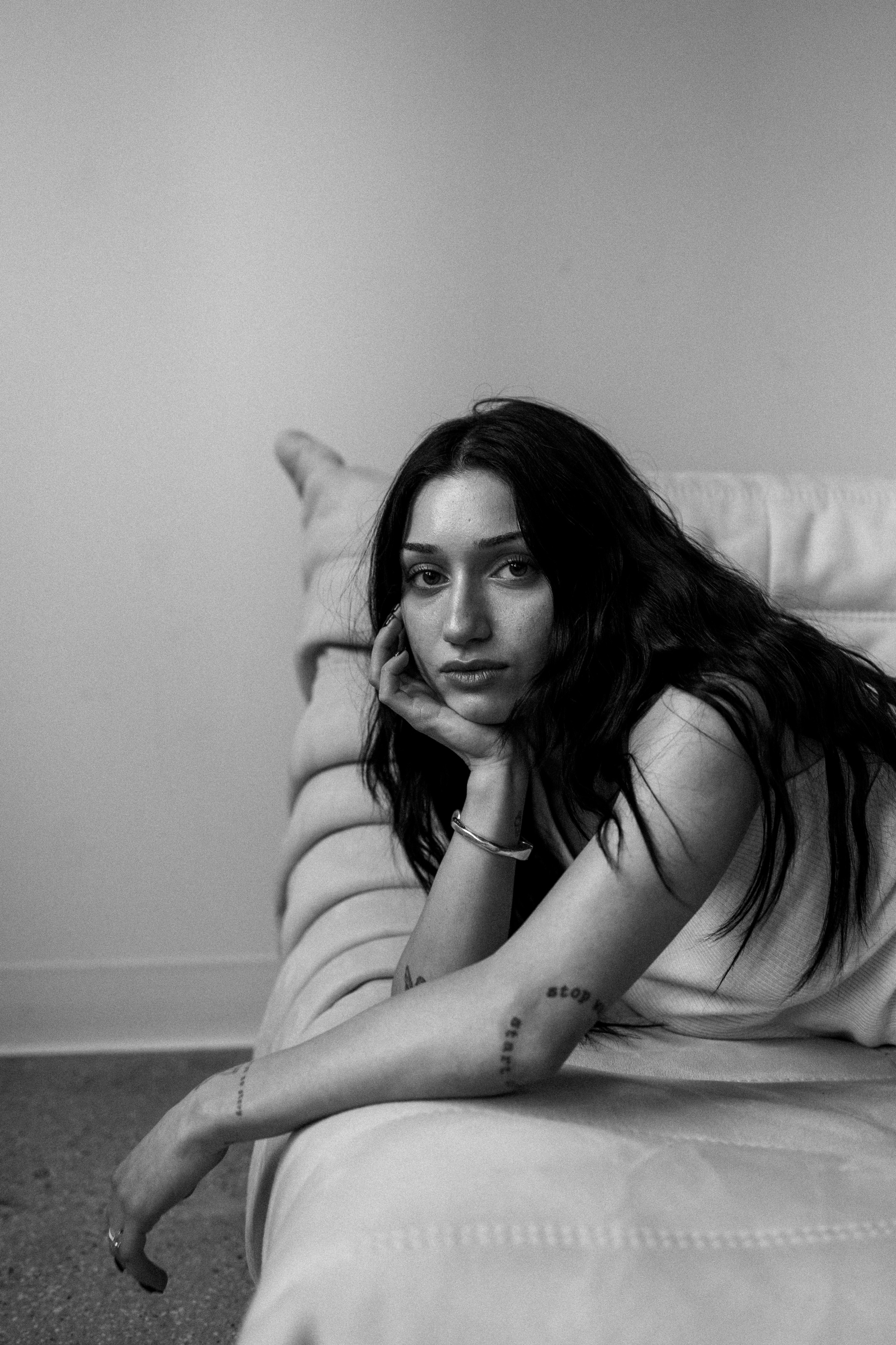 E. Rawnoir- Portrait photography by Daria Paliy.Timeless black&white portraits of women in NYC area