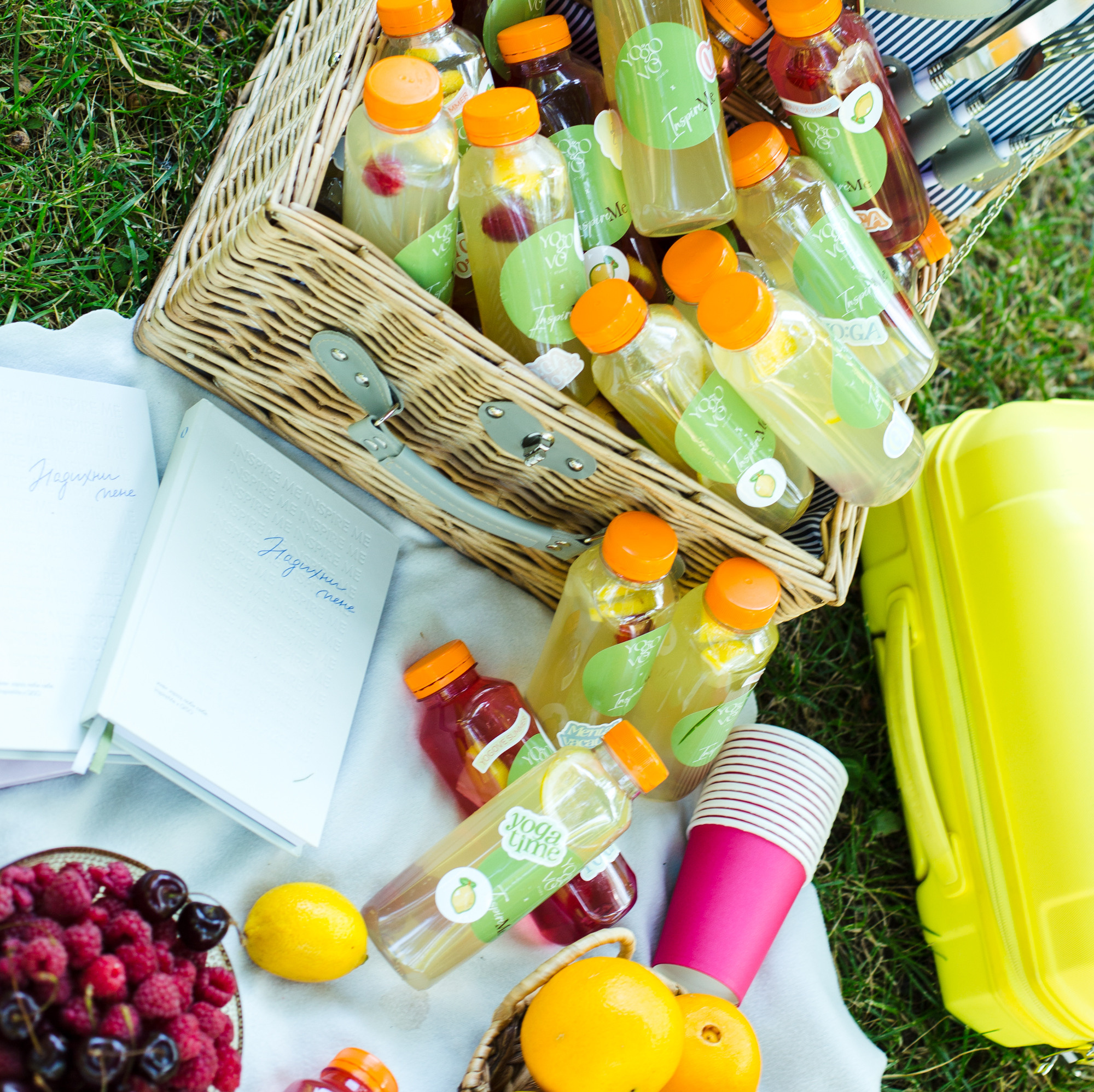 Yoga in the park. Photographer in Warsaw Alena Valnai