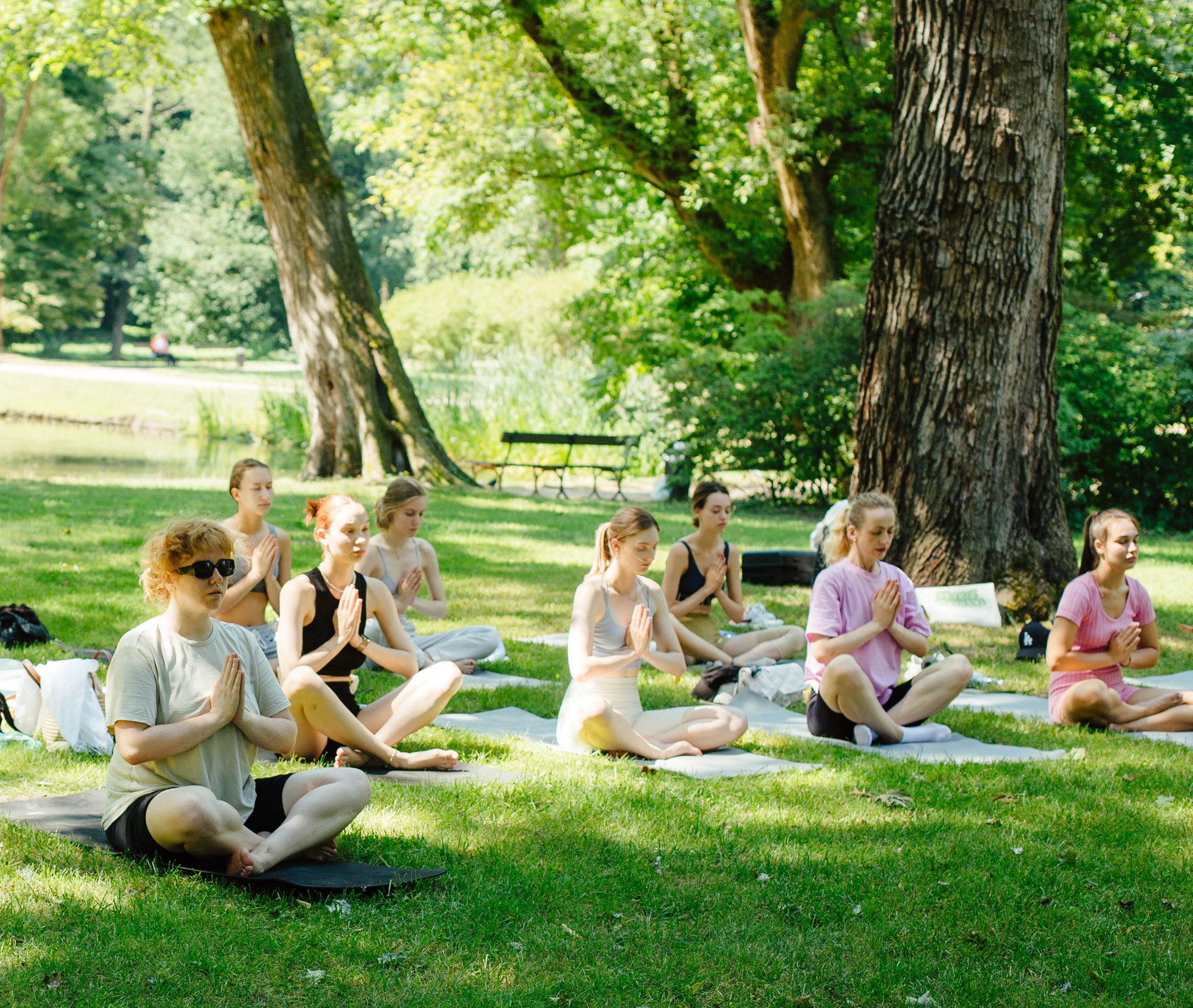 Yoga in the park. Photographer in Warsaw Alena Valnai