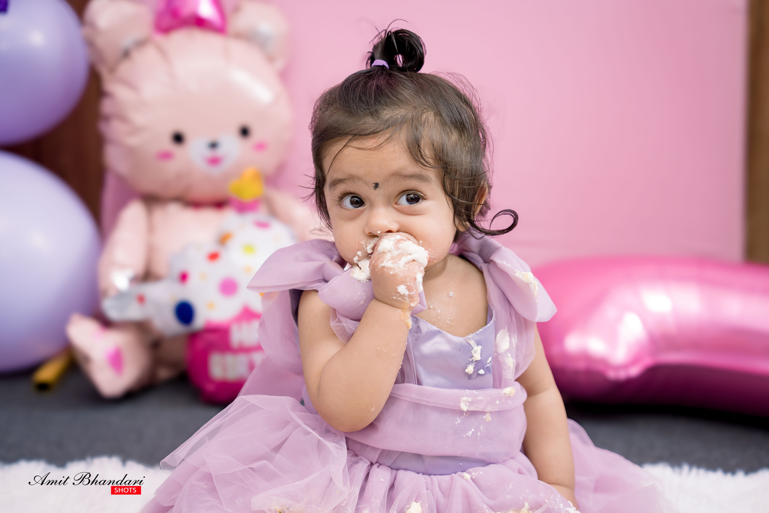Yuhana’s Cake Smash Session. Freelance Photographer in Newcastle & Central Coast