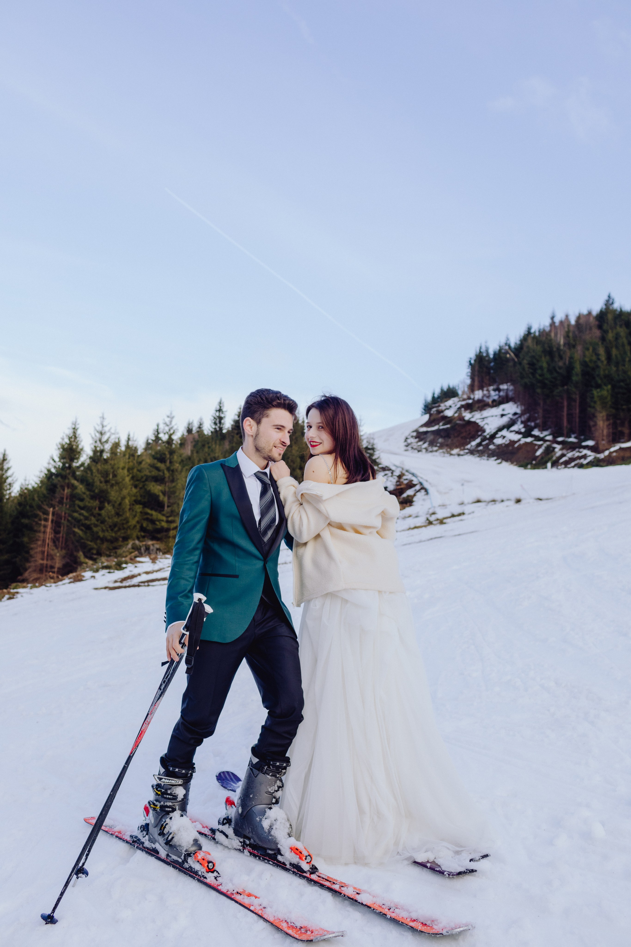 Andrei & Roxana. Wedding & couple photographer from Romania Rut Vetan