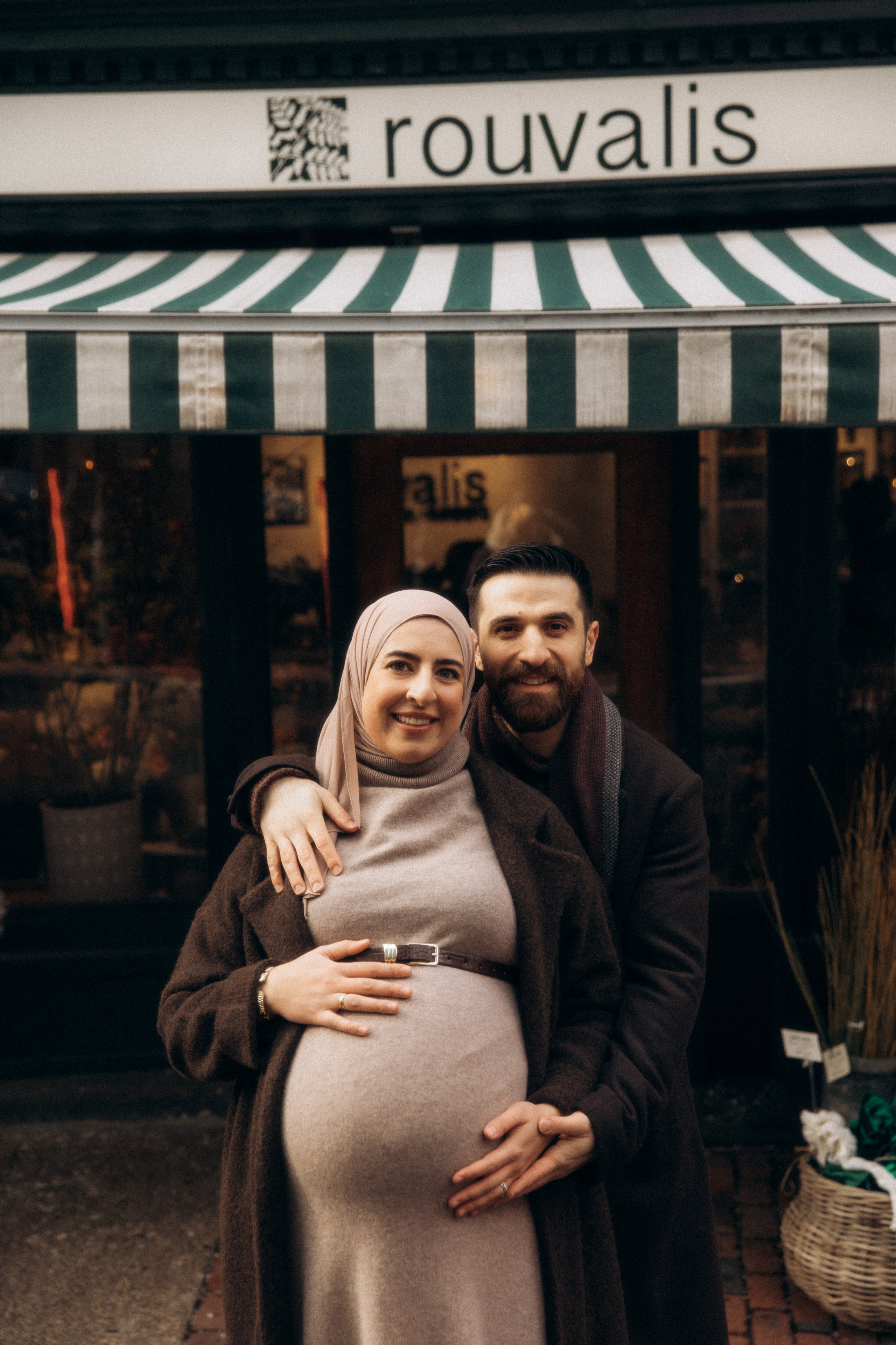 Winter Pregnancy Photoshoot | Bacon Hill, Boston
