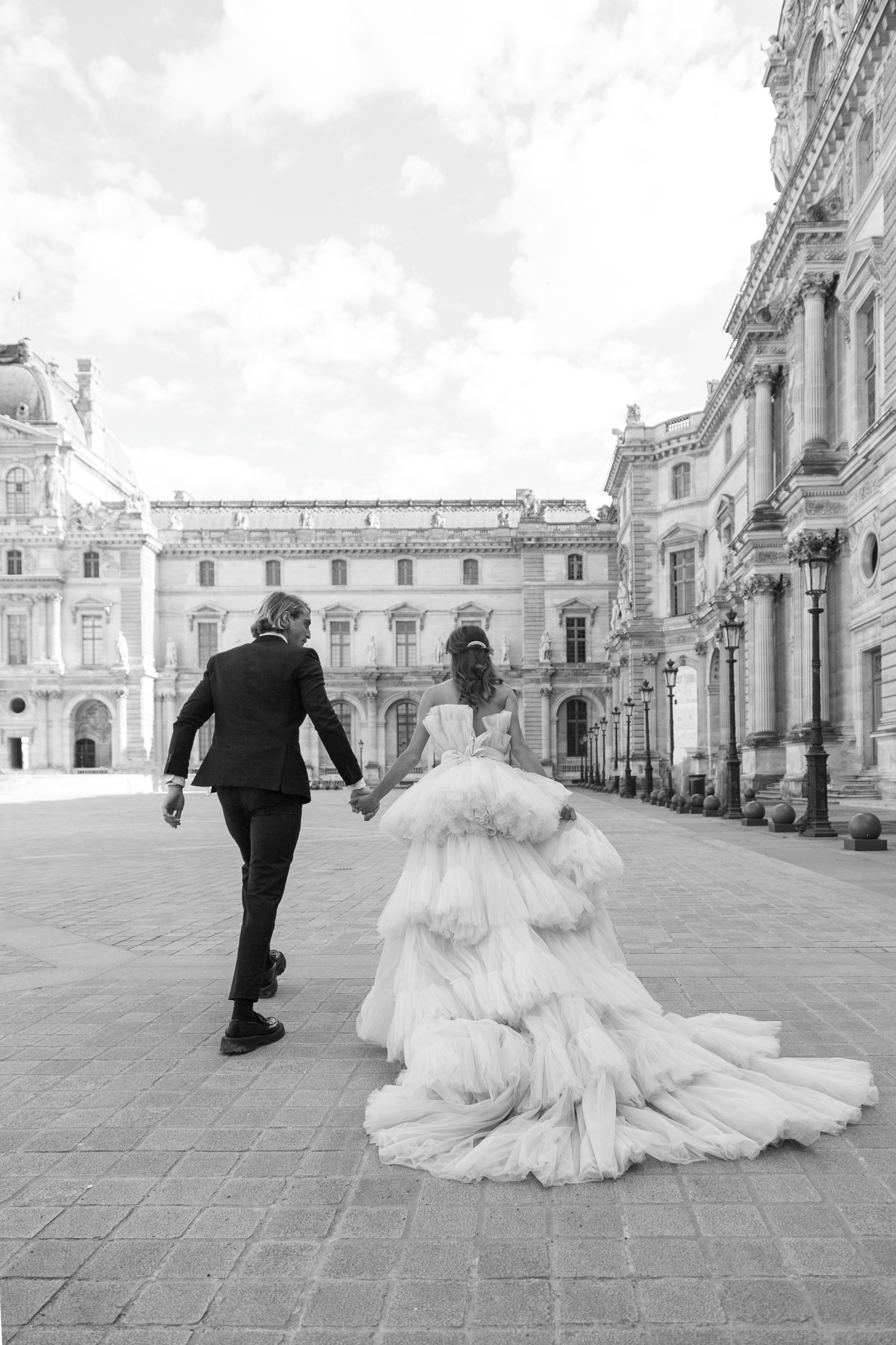 Musée du Louvre / Clémence & Pierrot. Wedding, event and family photographer in Paris, Emilian Olaru