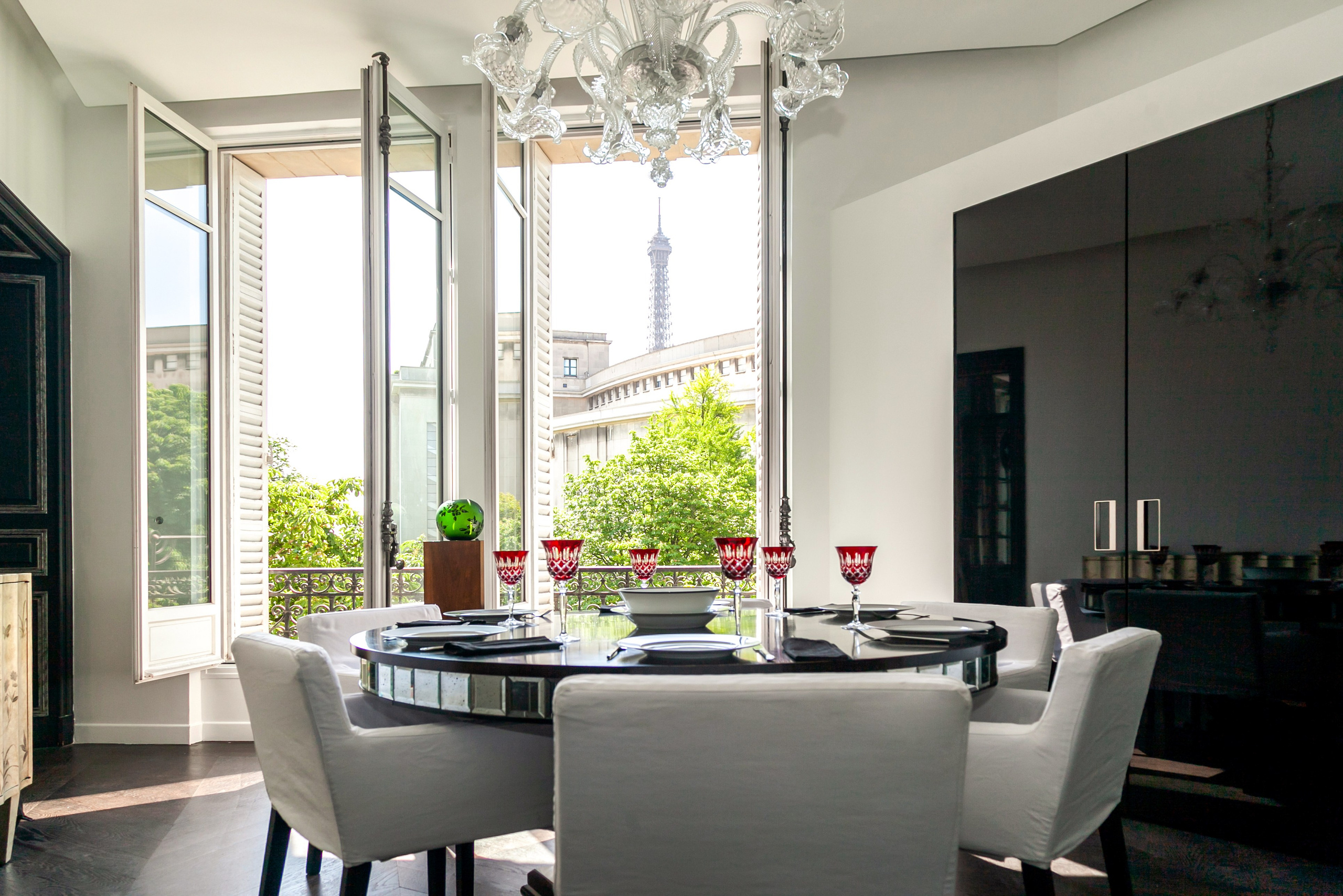 Real estate. Wedding, event and family photographer in Paris, Emilian Olaru