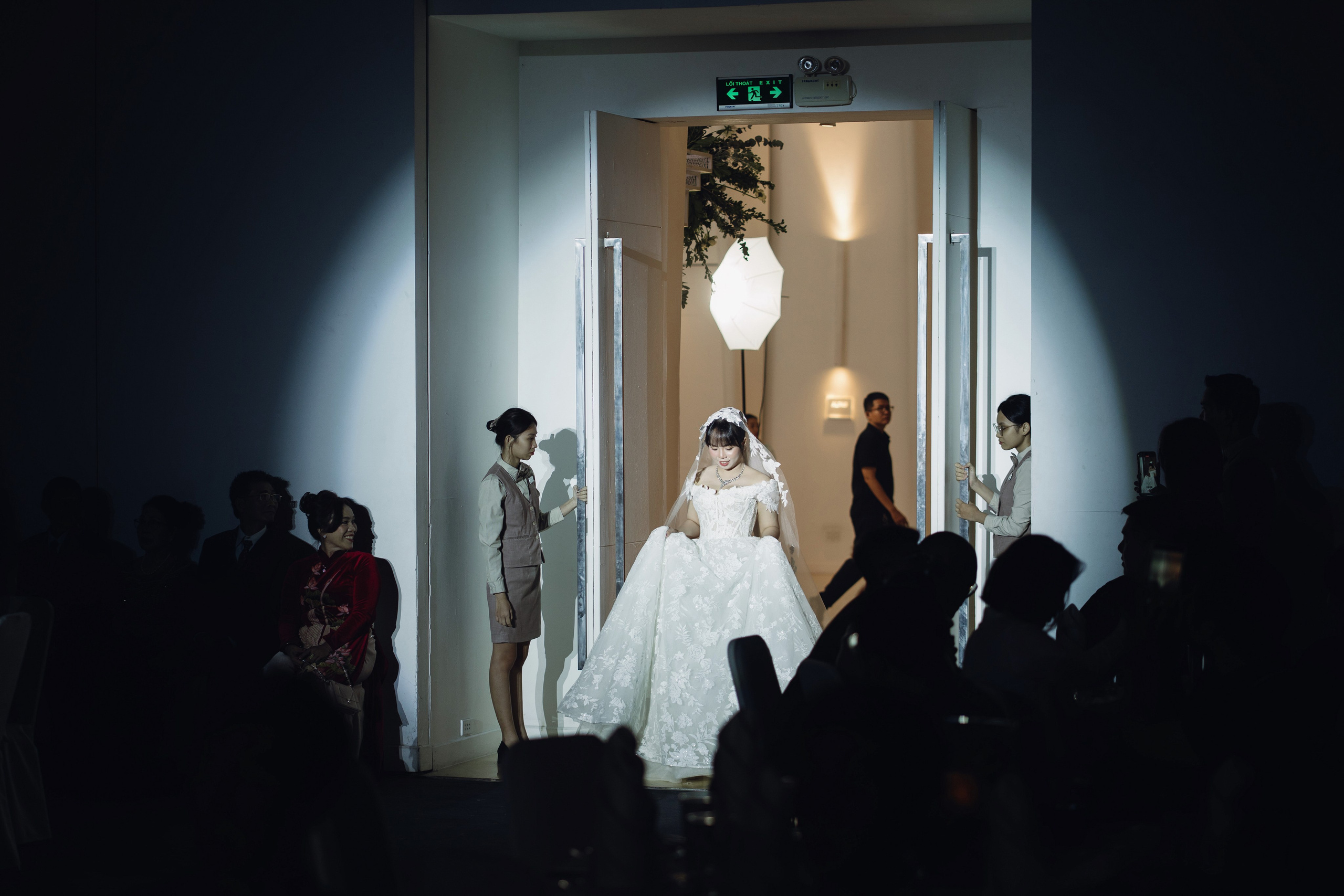 Khoa + Vi | Photojournalism. BenColor Studio