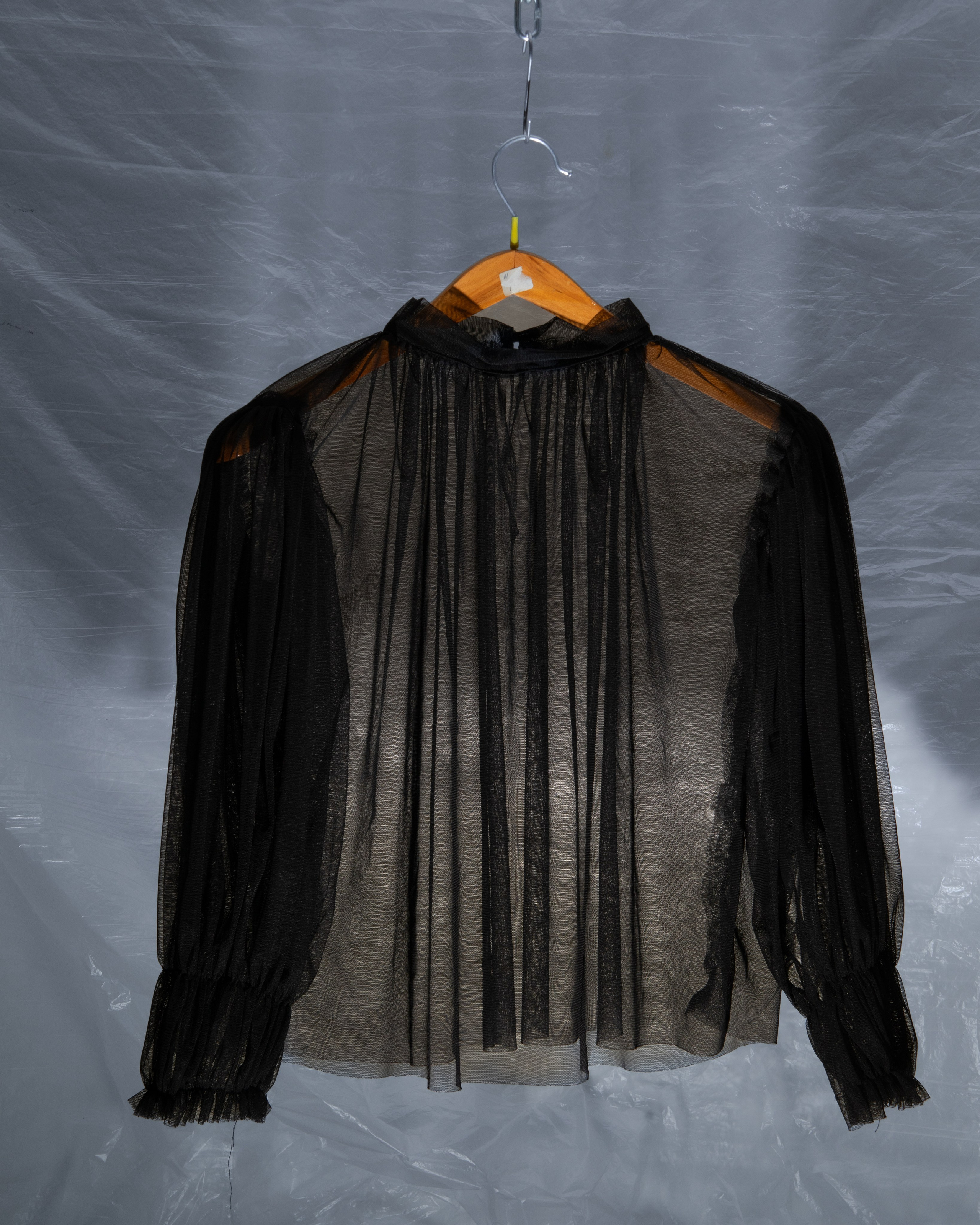 Top / T-shirt / Camicie. Aura Studio / co-design space