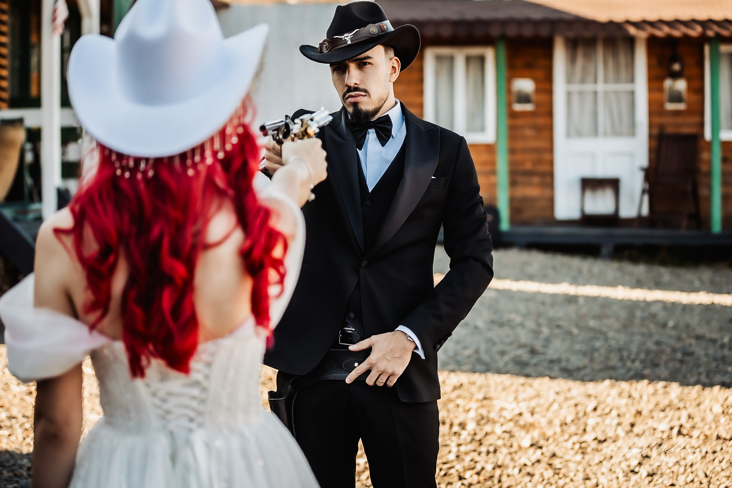 Like Bonnie & Clyde. Fotograf nuntă Bistrița | Fotograf botez & evenimente — Happy Weddings
