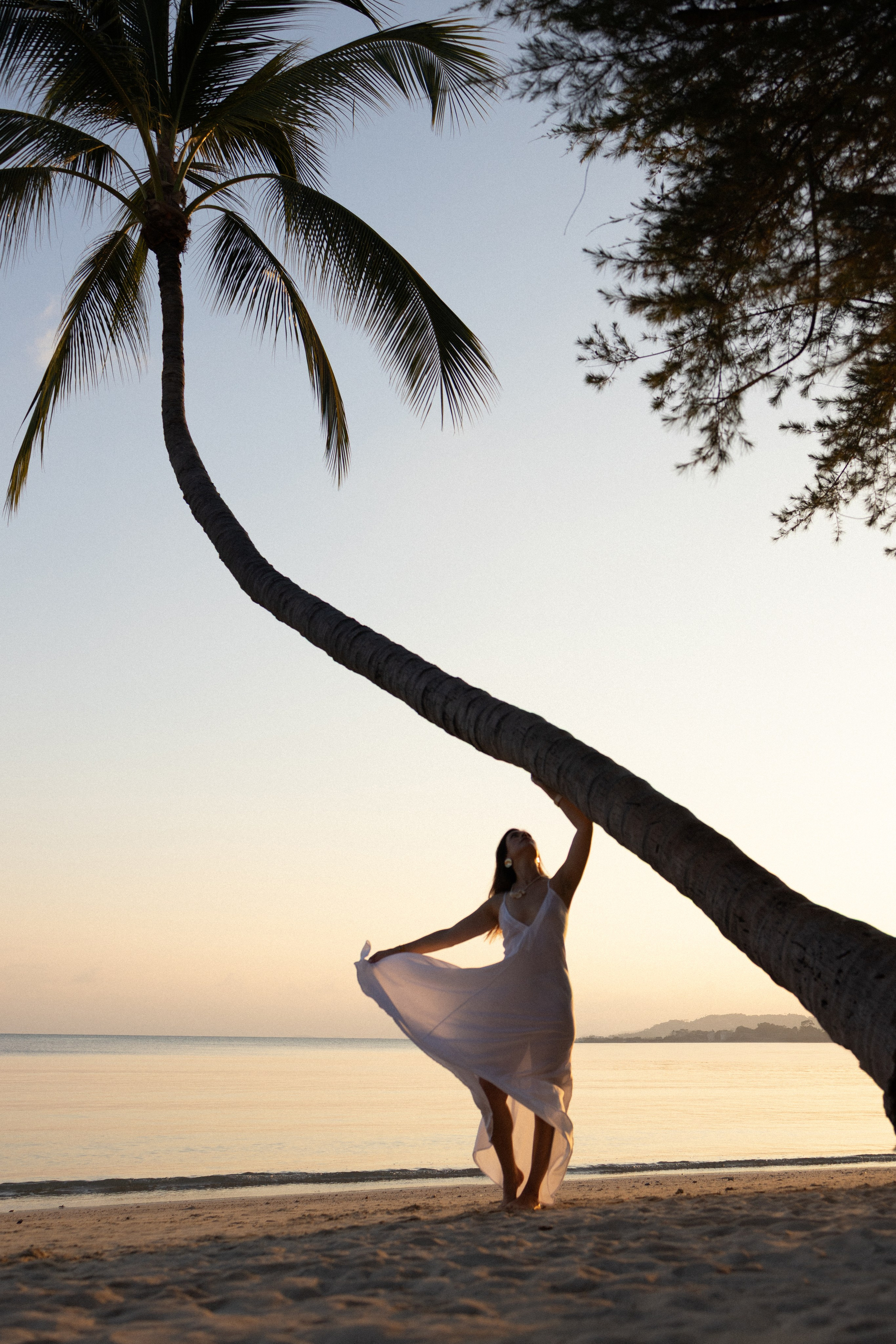 INDIVIDUAL WOMEN'S PHOTO SHOOT. Photographer on Koh Samui