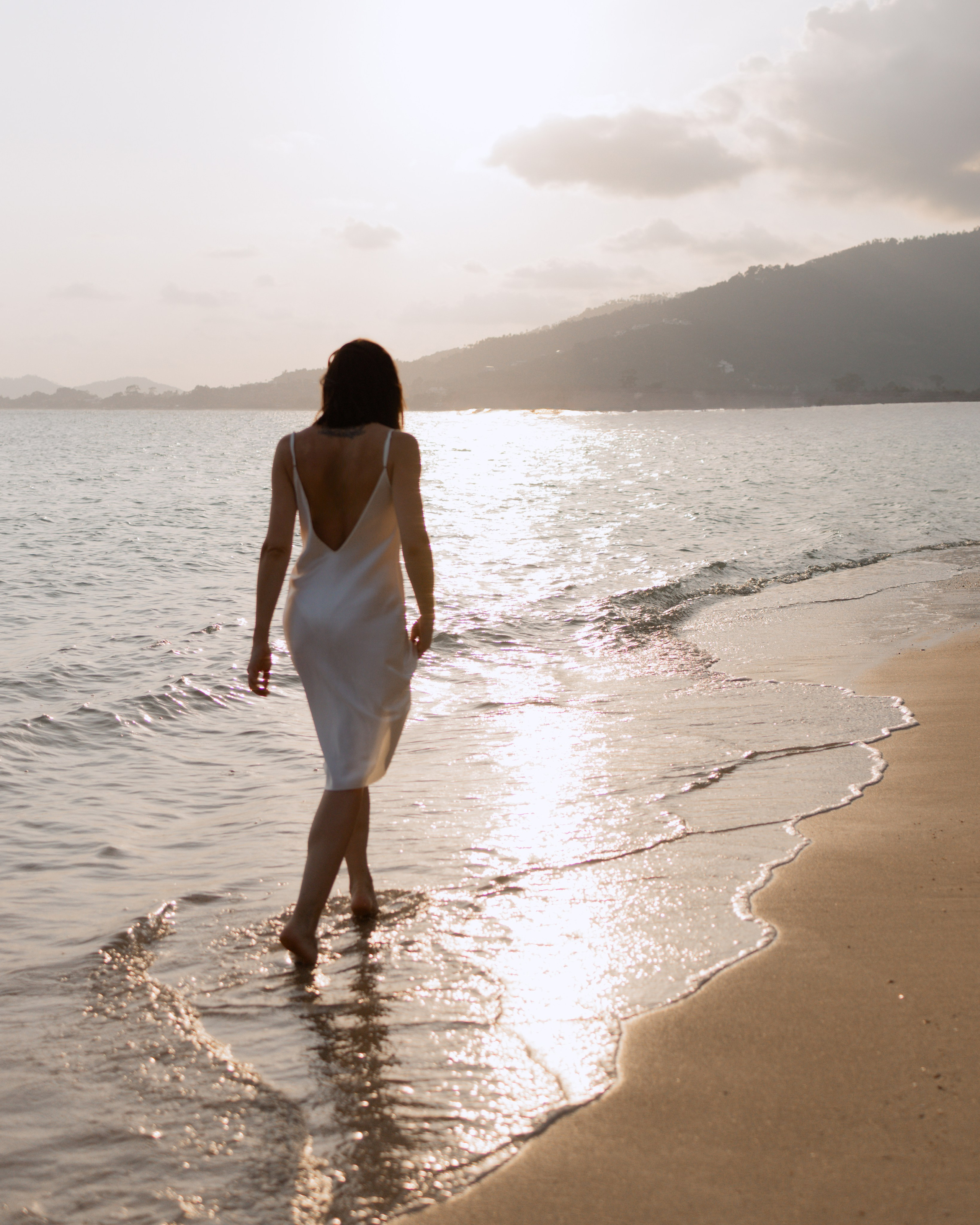 INDIVIDUAL WOMEN'S PHOTO SHOOT. Photographer on Koh Samui