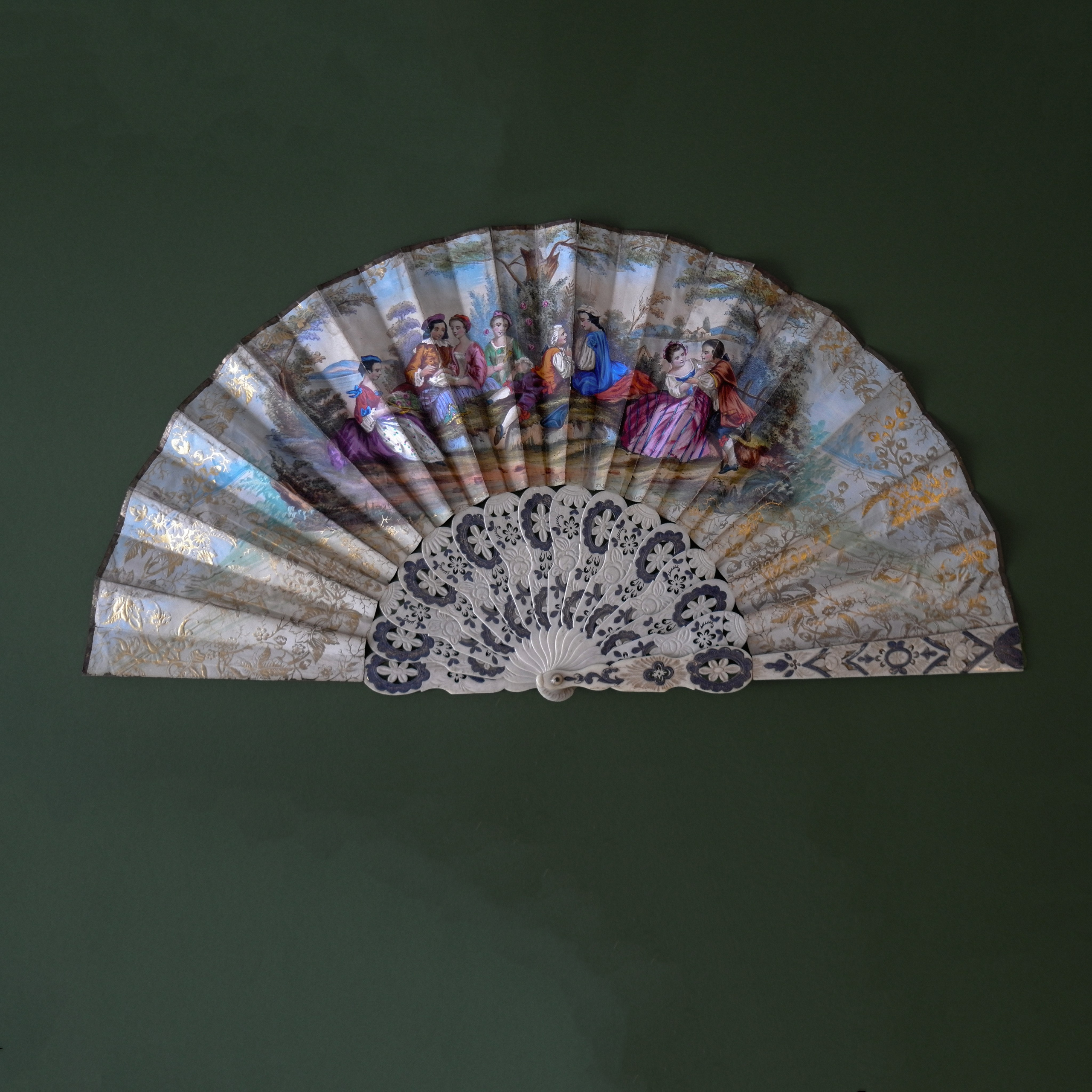 Doublefan. Современнные и актикварные украшения в Барселоне, Москве и Санкт-Петербурге