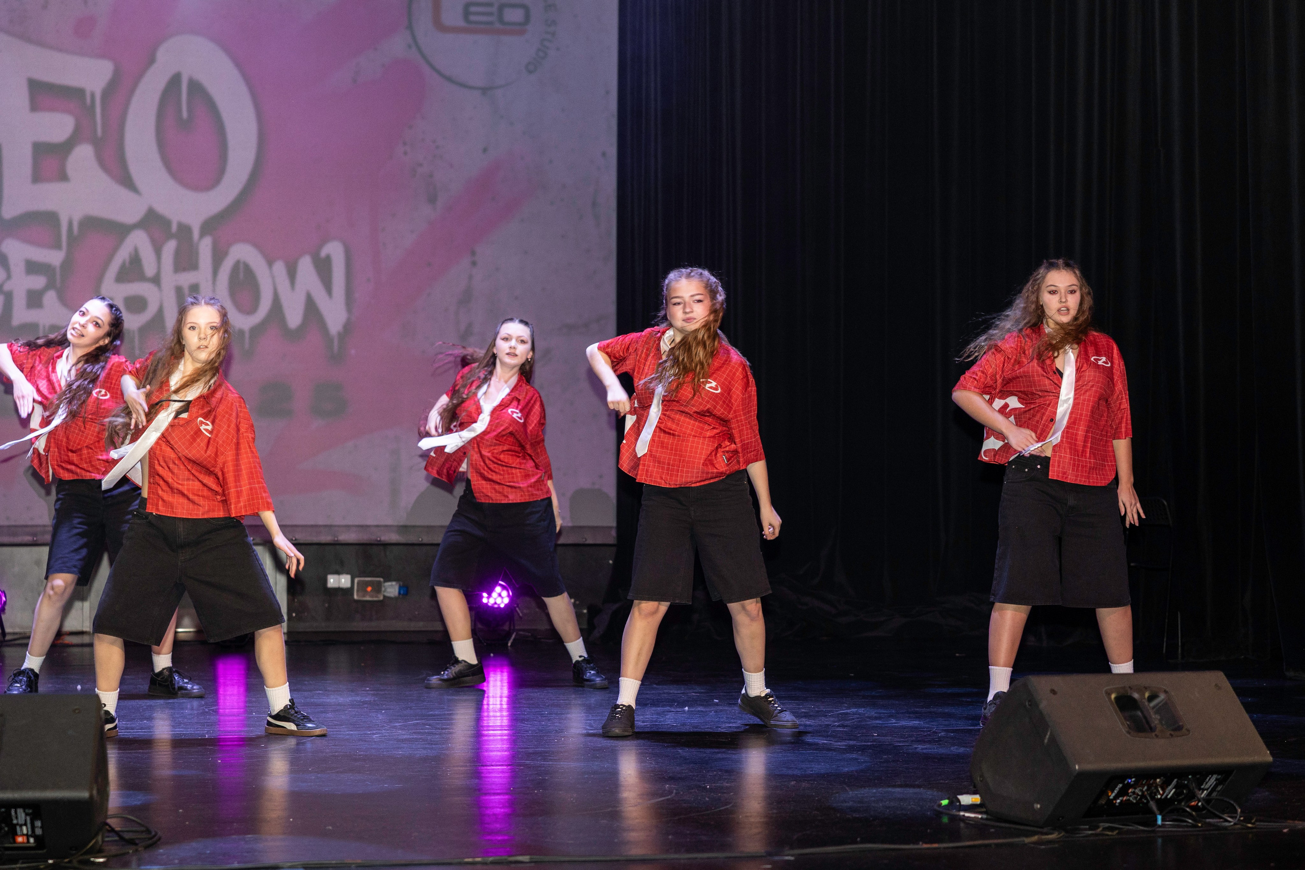 LEO DANCE SHOW WINTER 2025. Семейный и детский фотограф в Варшаве Мила Бобровская