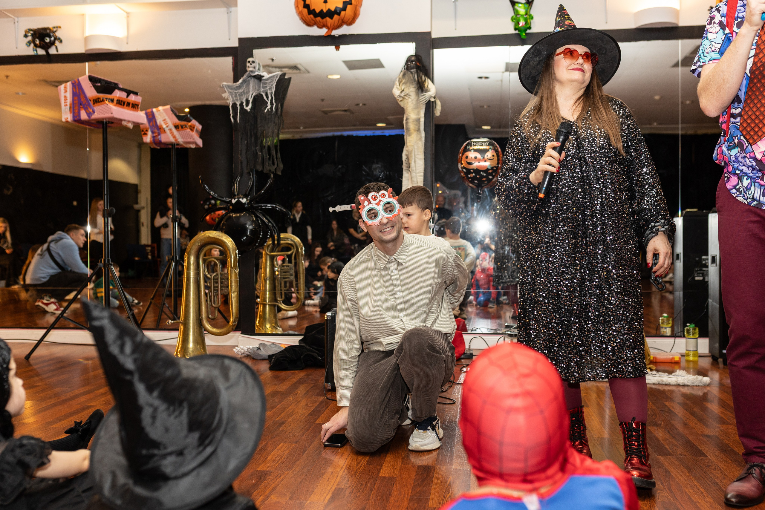 Leo dance studio Helloween 2025. Семейный и детский фотограф в Варшаве Мила Бобровская