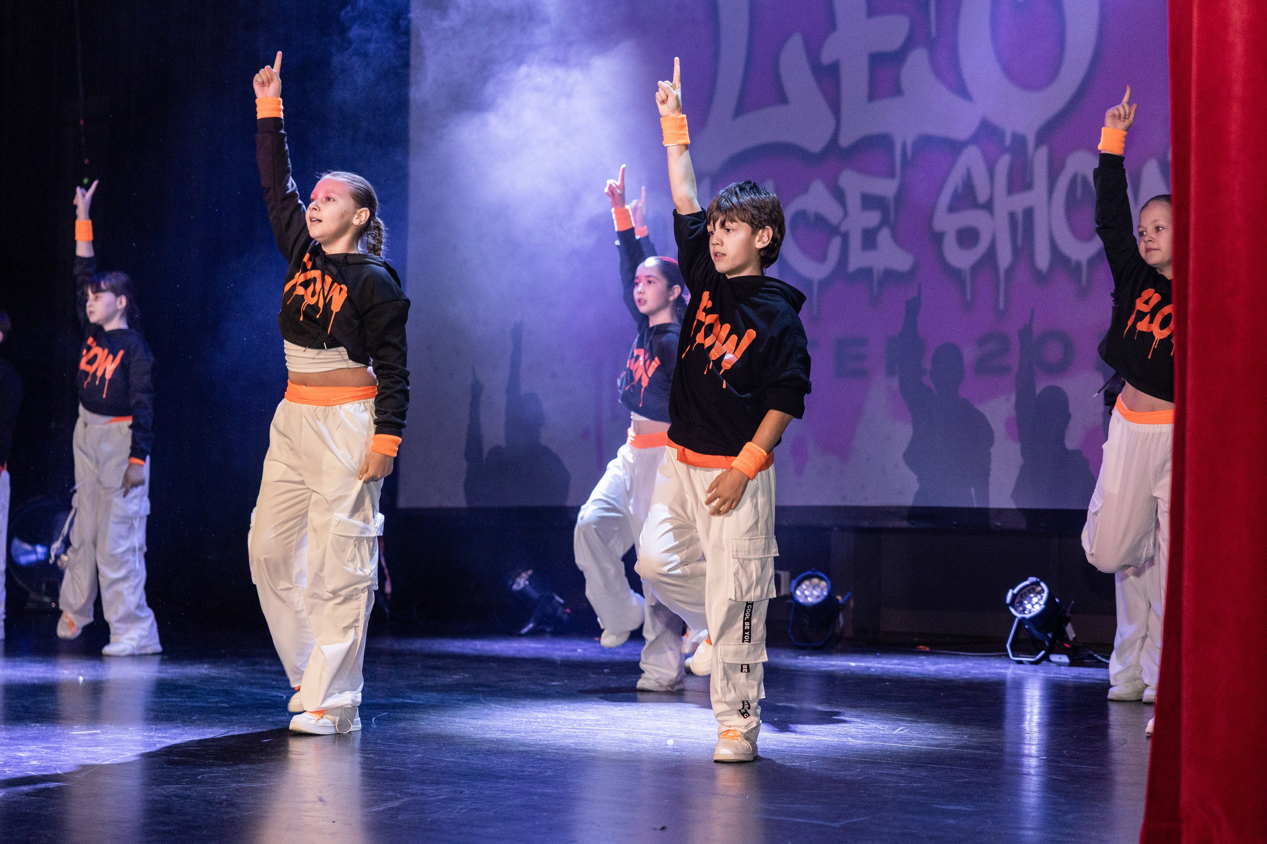 LEO DANCE SHOW WINTER 2025. Семейный и детский фотограф в Варшаве Мила Бобровская