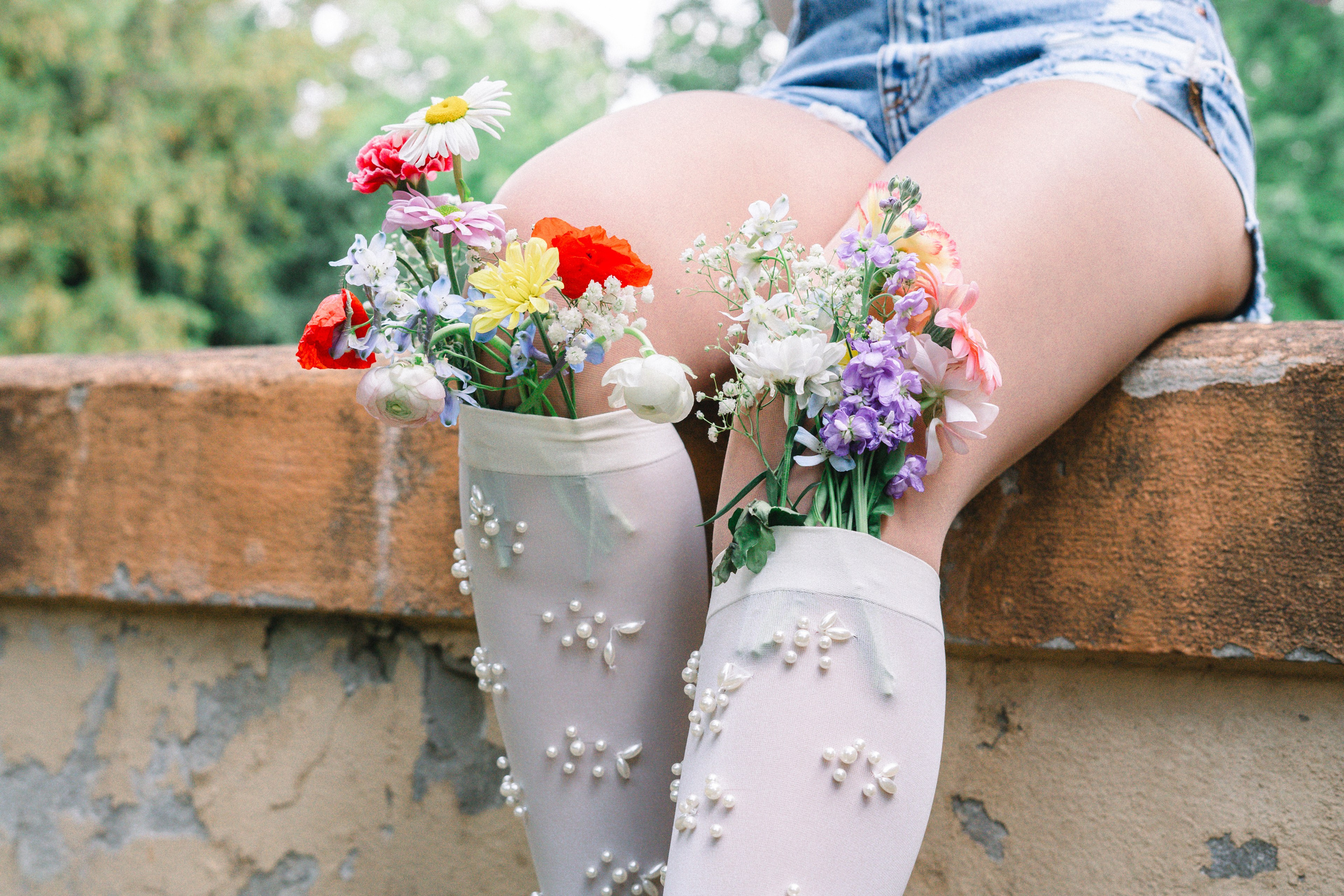 Focení mezi květy. Jana Holubová | Svatební, párová a rodinná fotografka v Praze