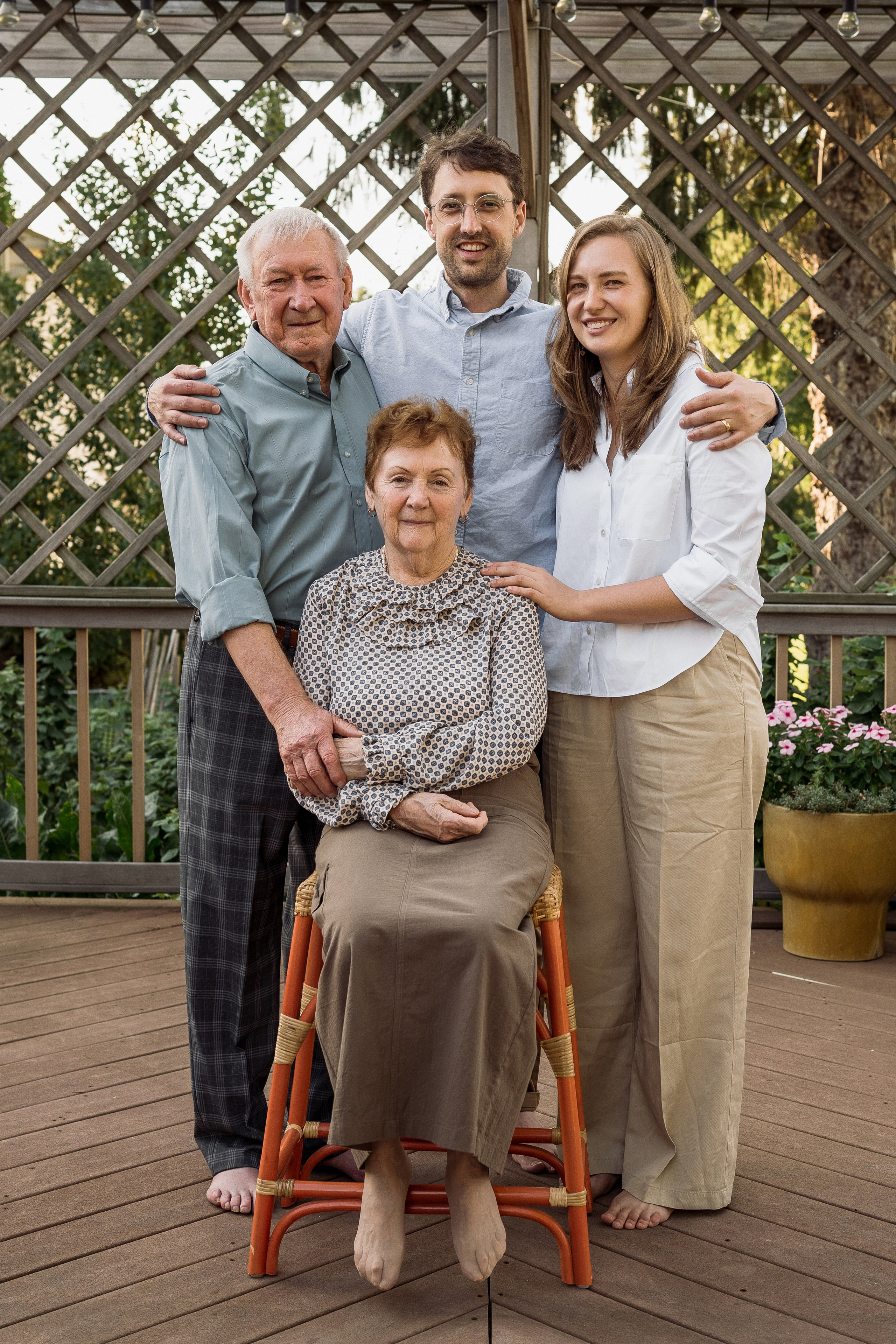 Big happy family. At home. Wedding and family photographer and videographer PA, NJ, NY, DE, MD
