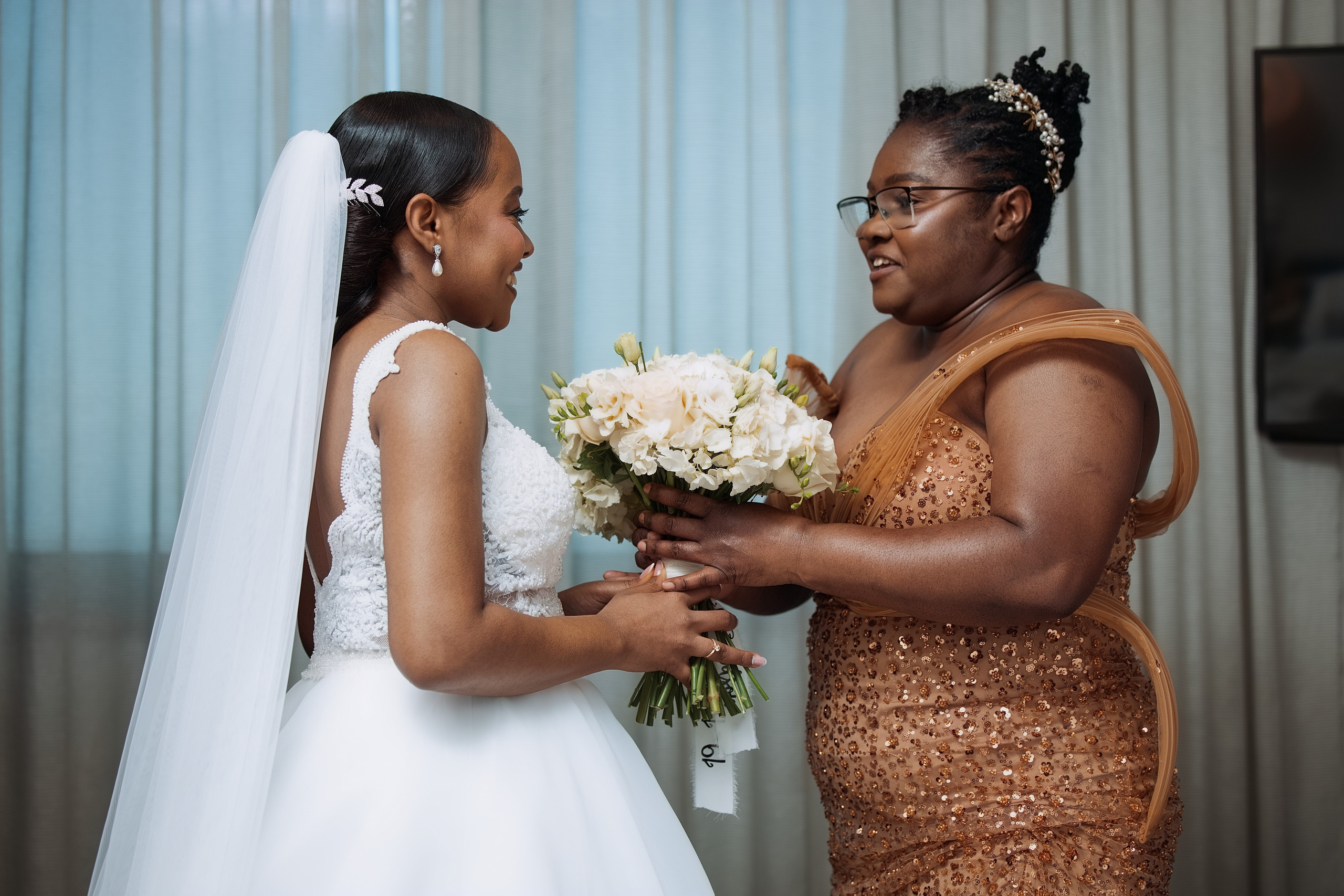 Nawik e Ethson. Fazemos o seu casamento ser lembrado por gerações