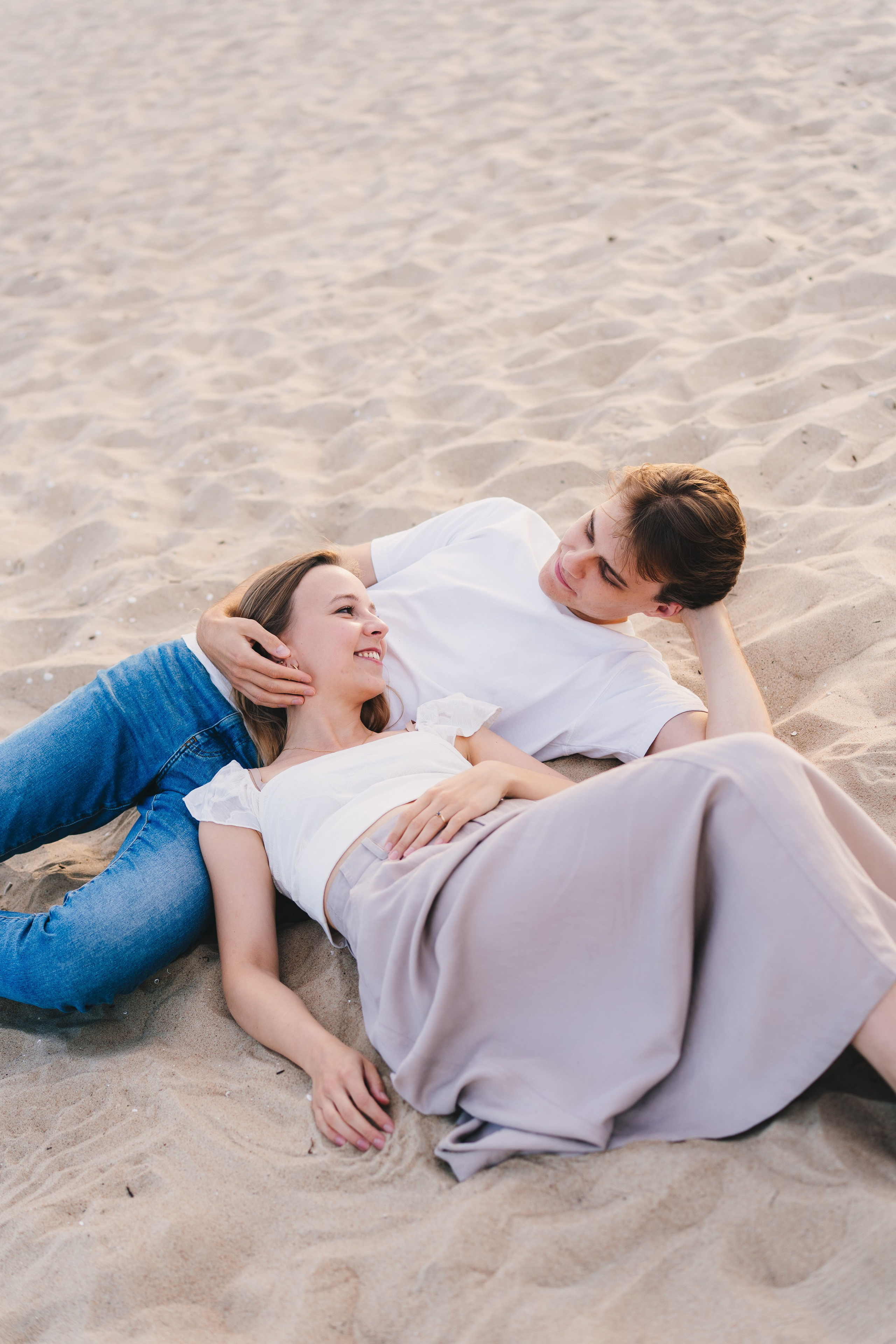 Gracjana i Damian, sesja narzeczeńska nad morzem. Fotograf ślubny & lifestyle Gdańsk, Karolina Baczewska