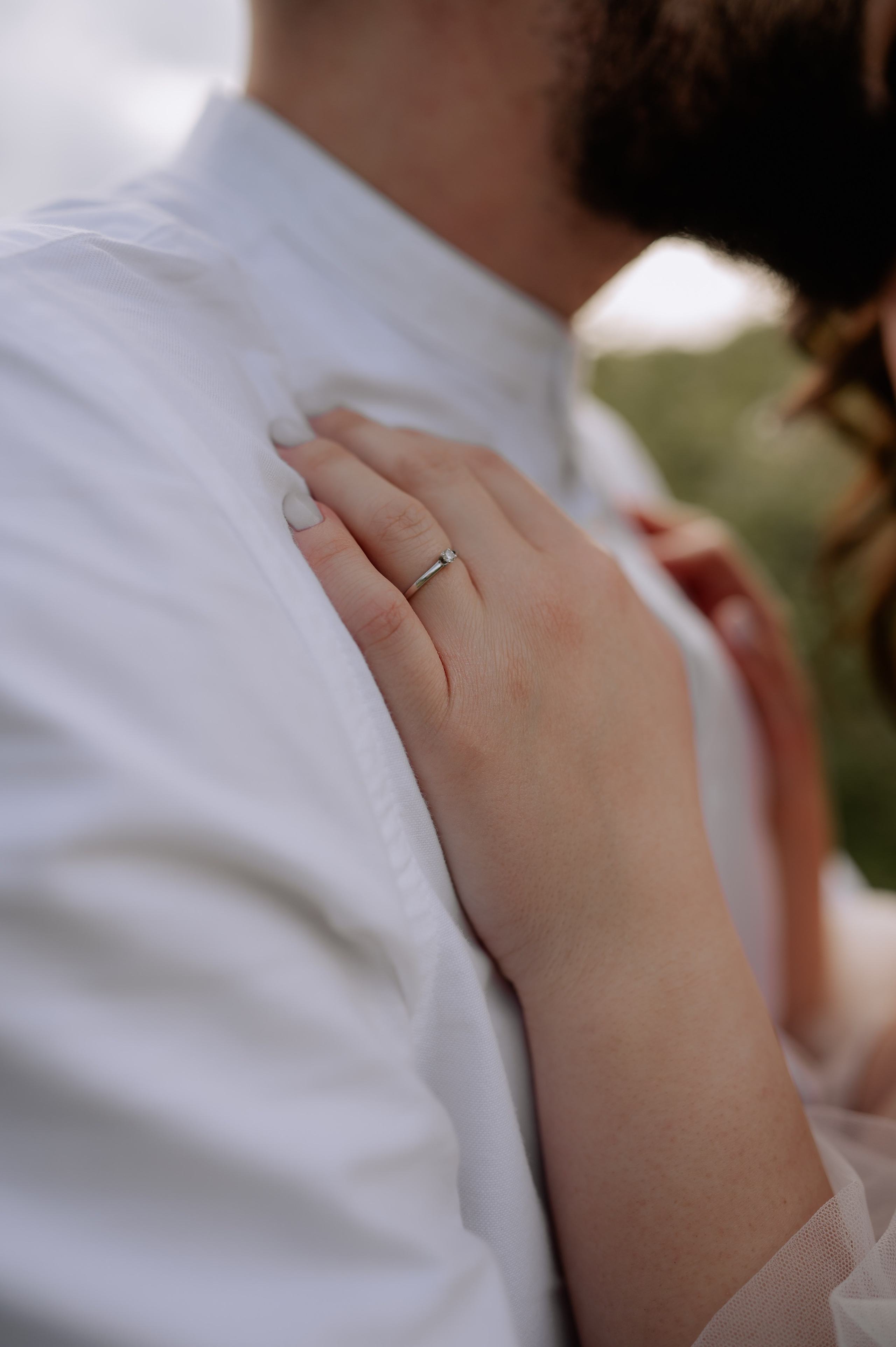 Magda + Andrei | Lovers in the garden. Proud Vision Weddings | Wedding Photography & Film — Servicii profesionale Foto Video Nunta Iasi