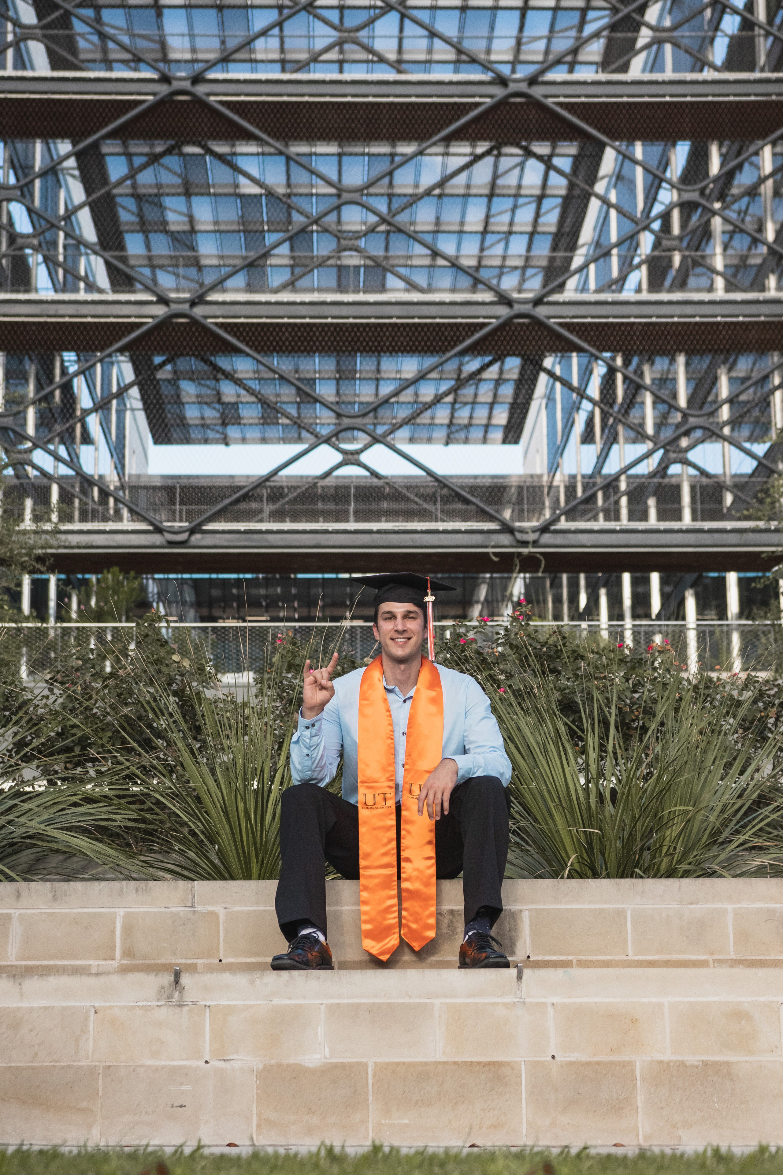 Group senior photoshoot at the University of Texas Austin
