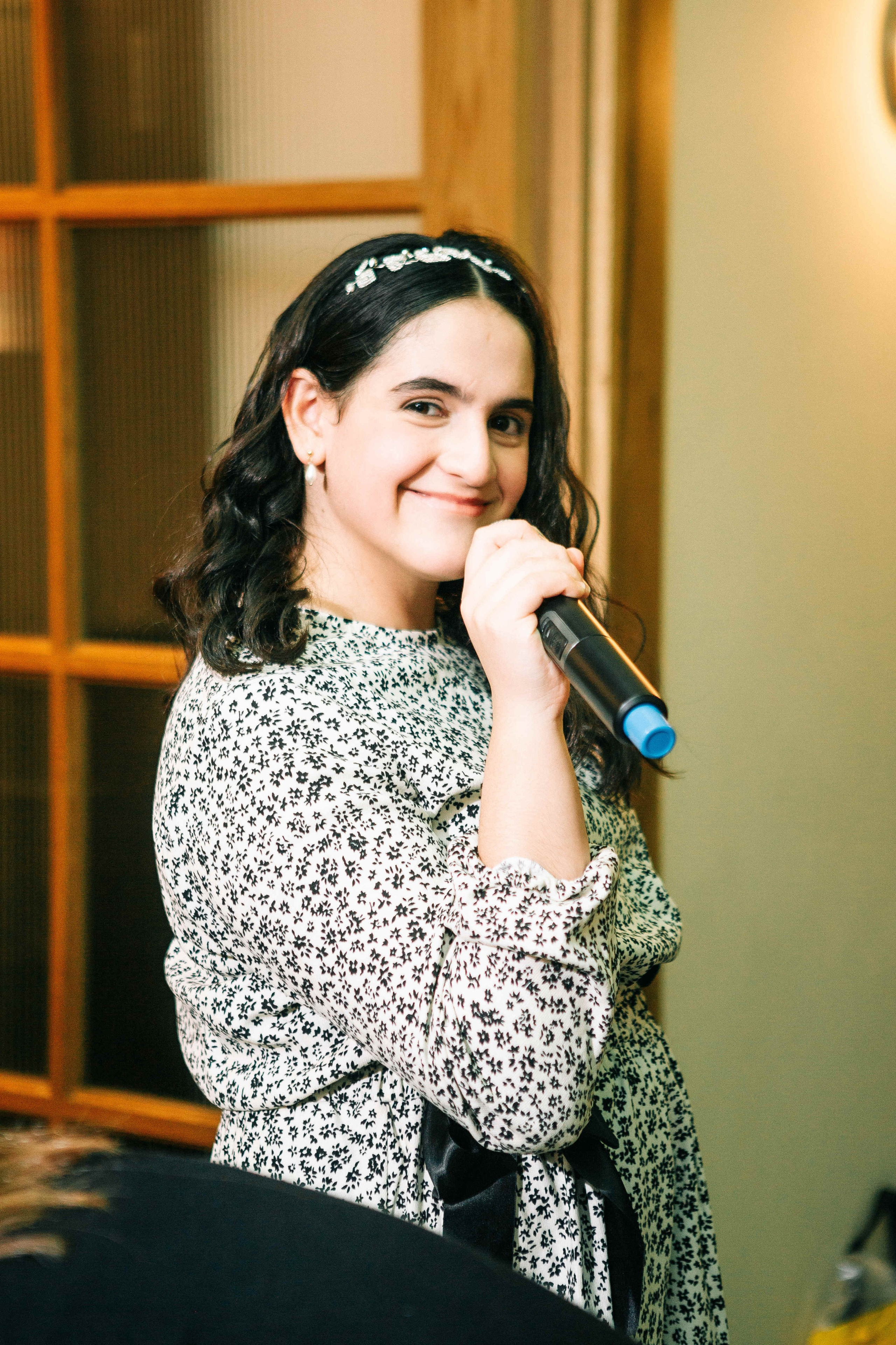 PARTY IN A RESTAURANT WITH THE WHOLE FAMILY. Https://shi-photo.com/