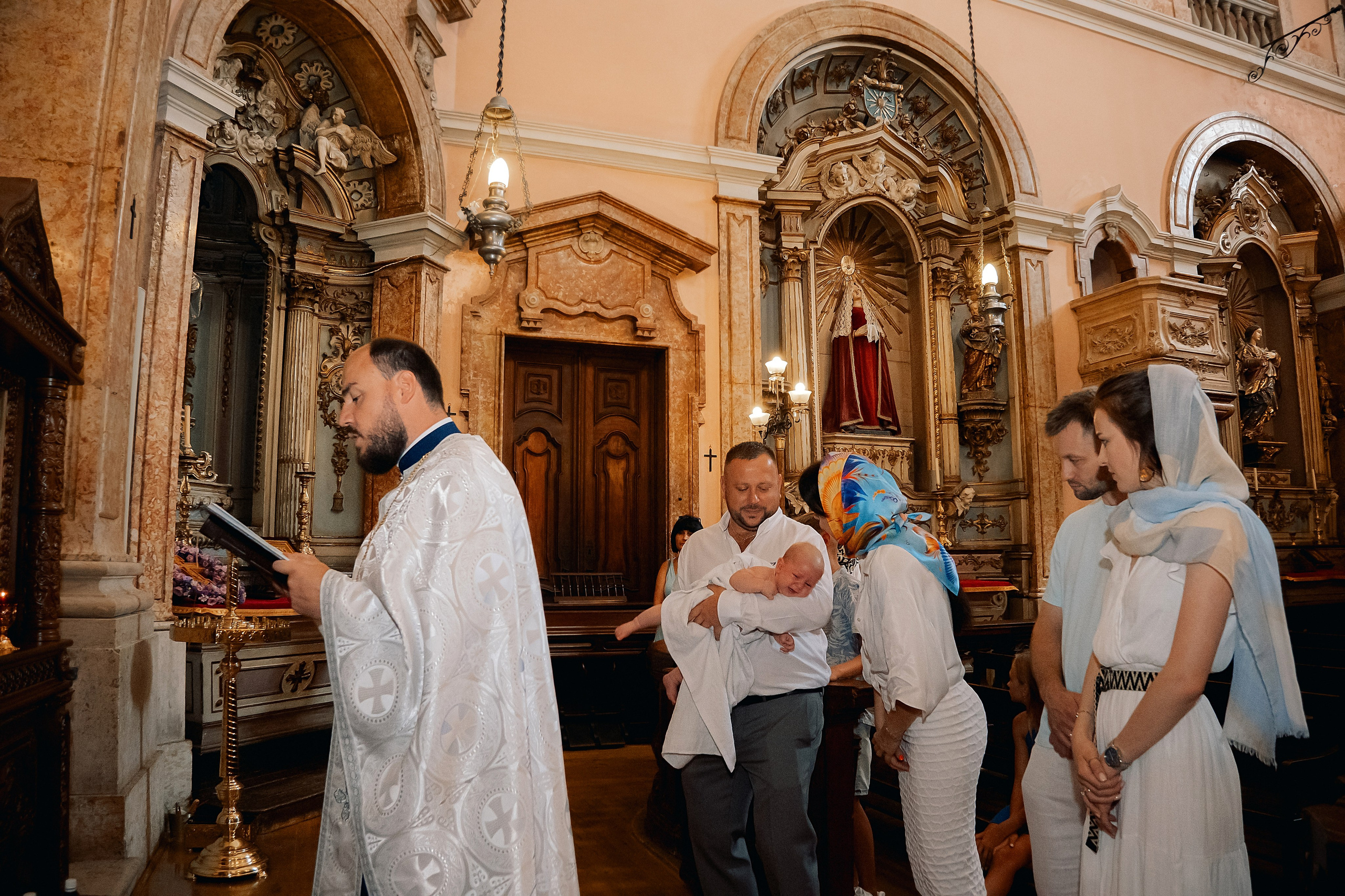 Хрещення. Валерія Сичова. Сімейний та репортажний фотограф в Португаліі