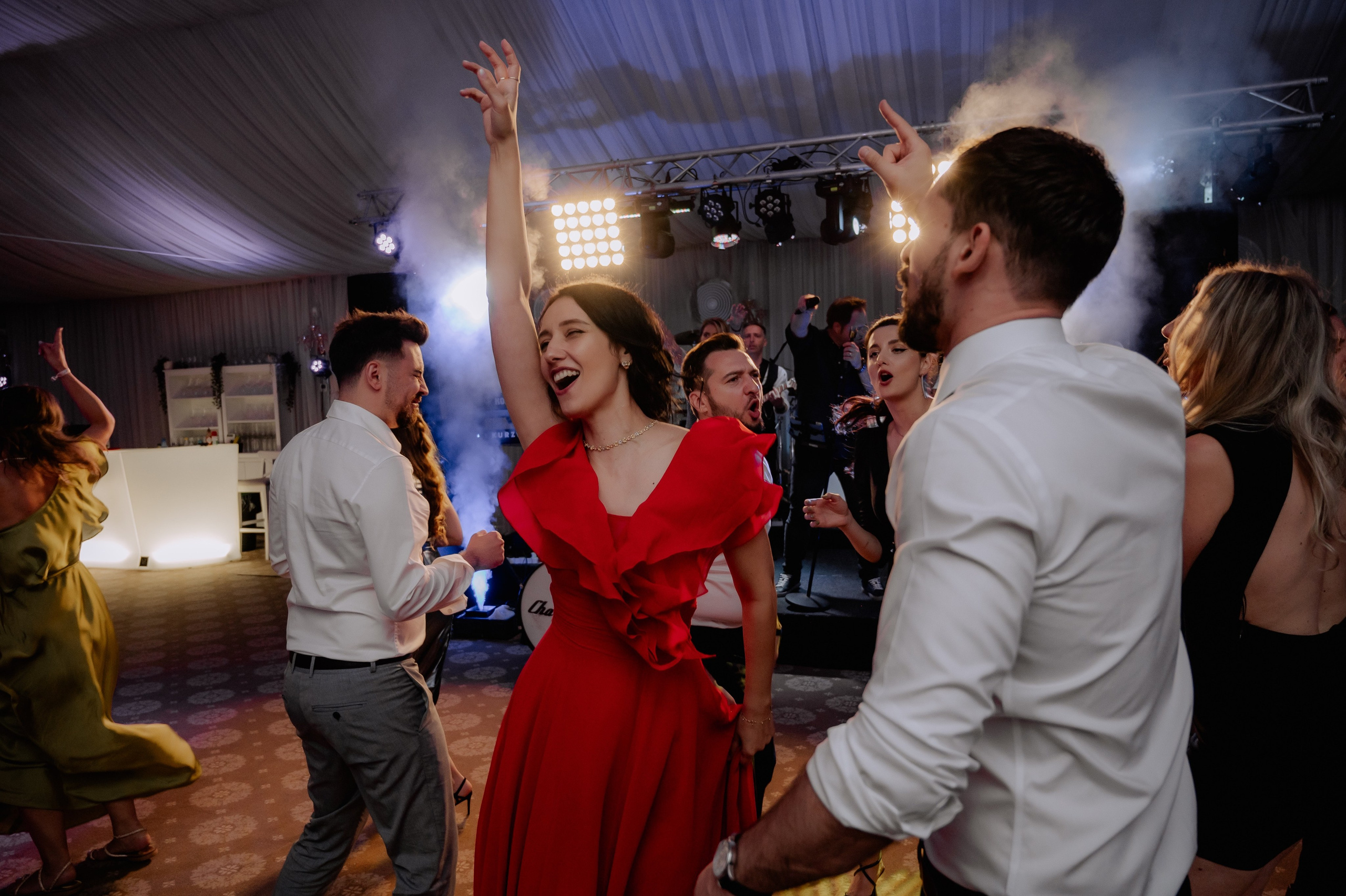 Fotograf Nunta Bucuresti la Baroque Events and Garden. Proud Vision Weddings | Wedding Photography & Film — Servicii profesionale Foto Video Nunta Iasi